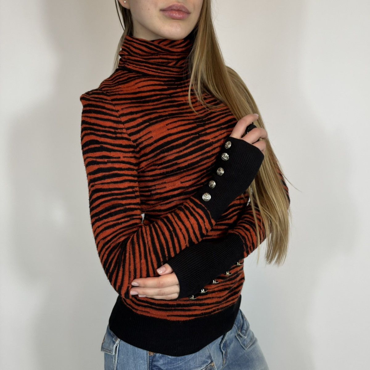 Versace Vintage Y2K Versace Tiger Striped Print Luxury Retro Sweater Size M / US 6-8 / IT 42-44 - 3 Thumbnail