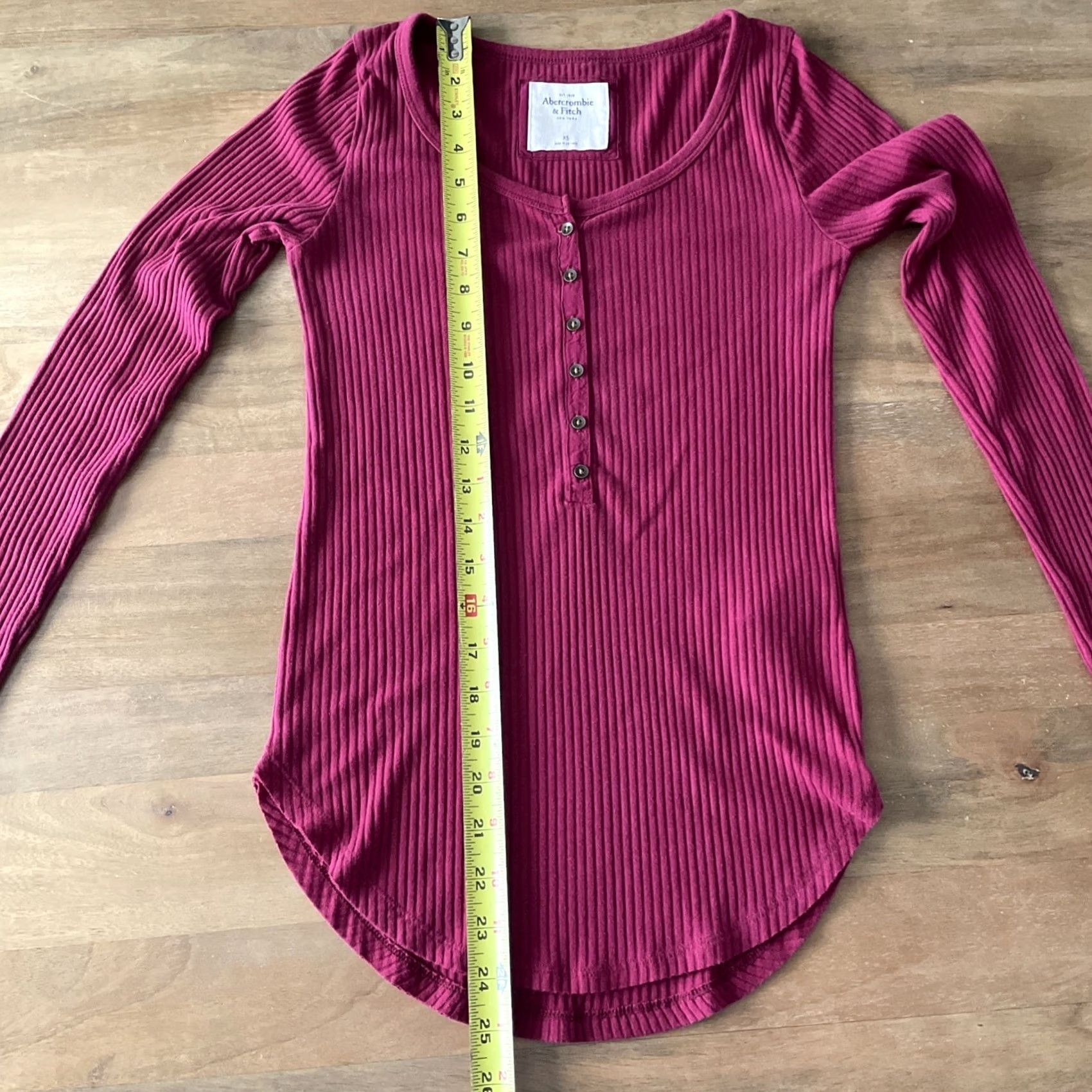 Abercrombie & Fitch VINTAGE Abercrombie & Fitch Top Womens XS Henley Ribbed Magenta Y2K Bella Swan Shirt Womens XS Magenta 90s Y2K Bella Swan Size XS / US 0-2 / IT 36-38 - 5 Thumbnail