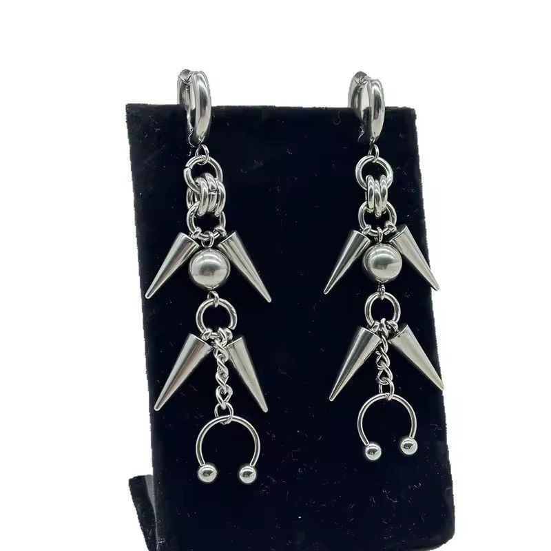 Jewelry Rivet Spliced ​​Horseshoe Earring Size ONE SIZE - 2 Thumbnail