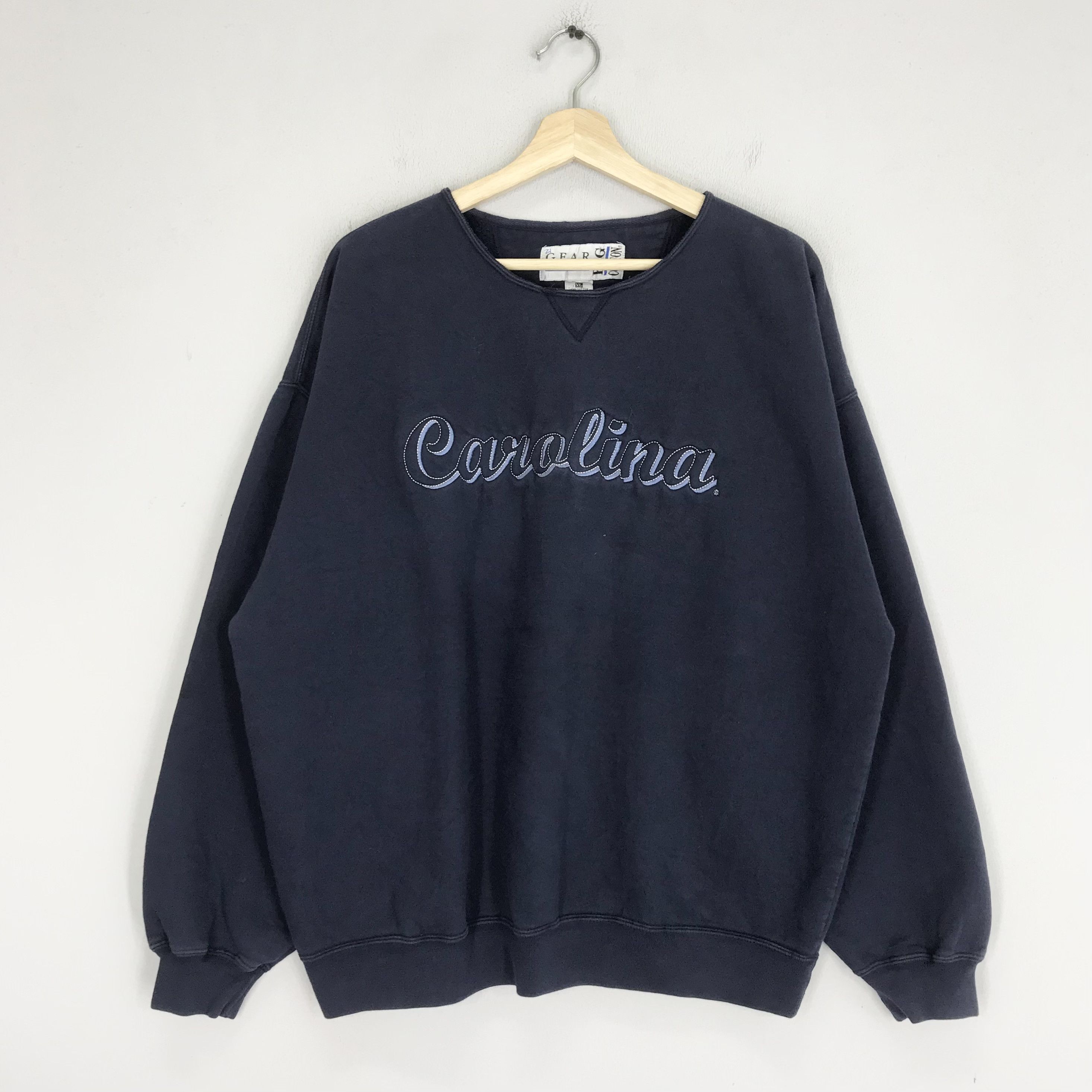 Carolina Herrera Vintage Carolina Blue Sweatshirt Xlarge - 392 Size US XL / EU 56 / 4 - 1 Thumbnail