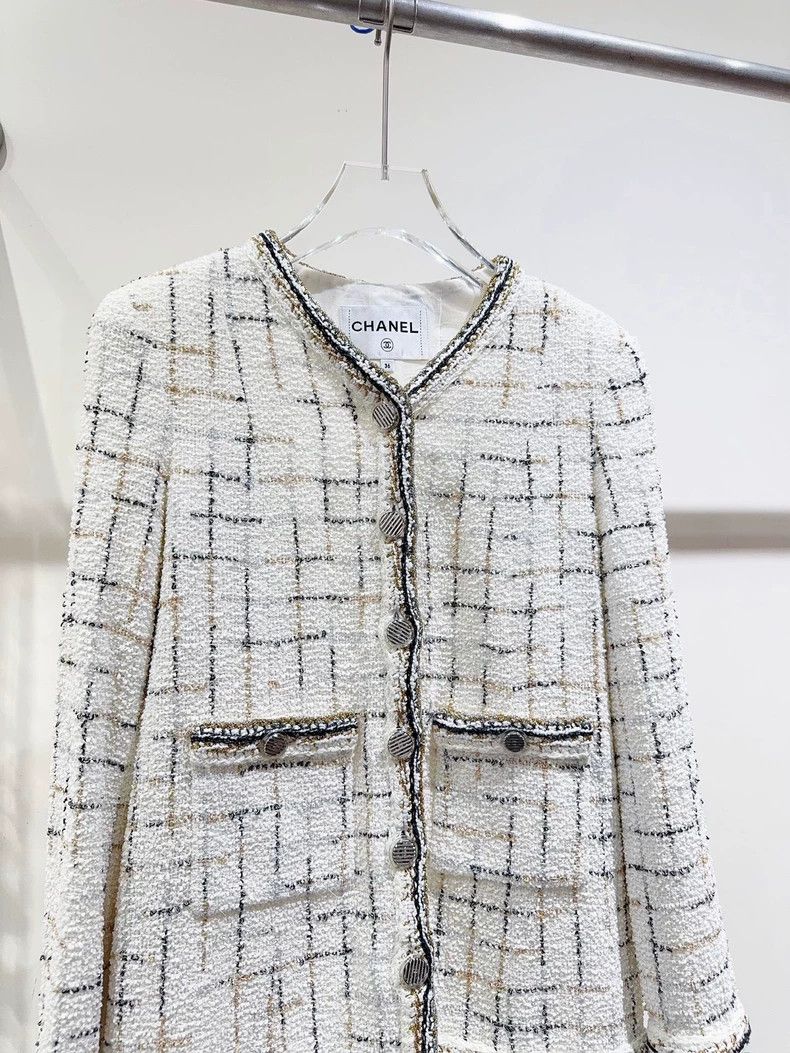 Chanel Chanel White current robot jacket 2503-Nextarrow Size XS / US 0-2 / IT 36-38 - 4 Thumbnail