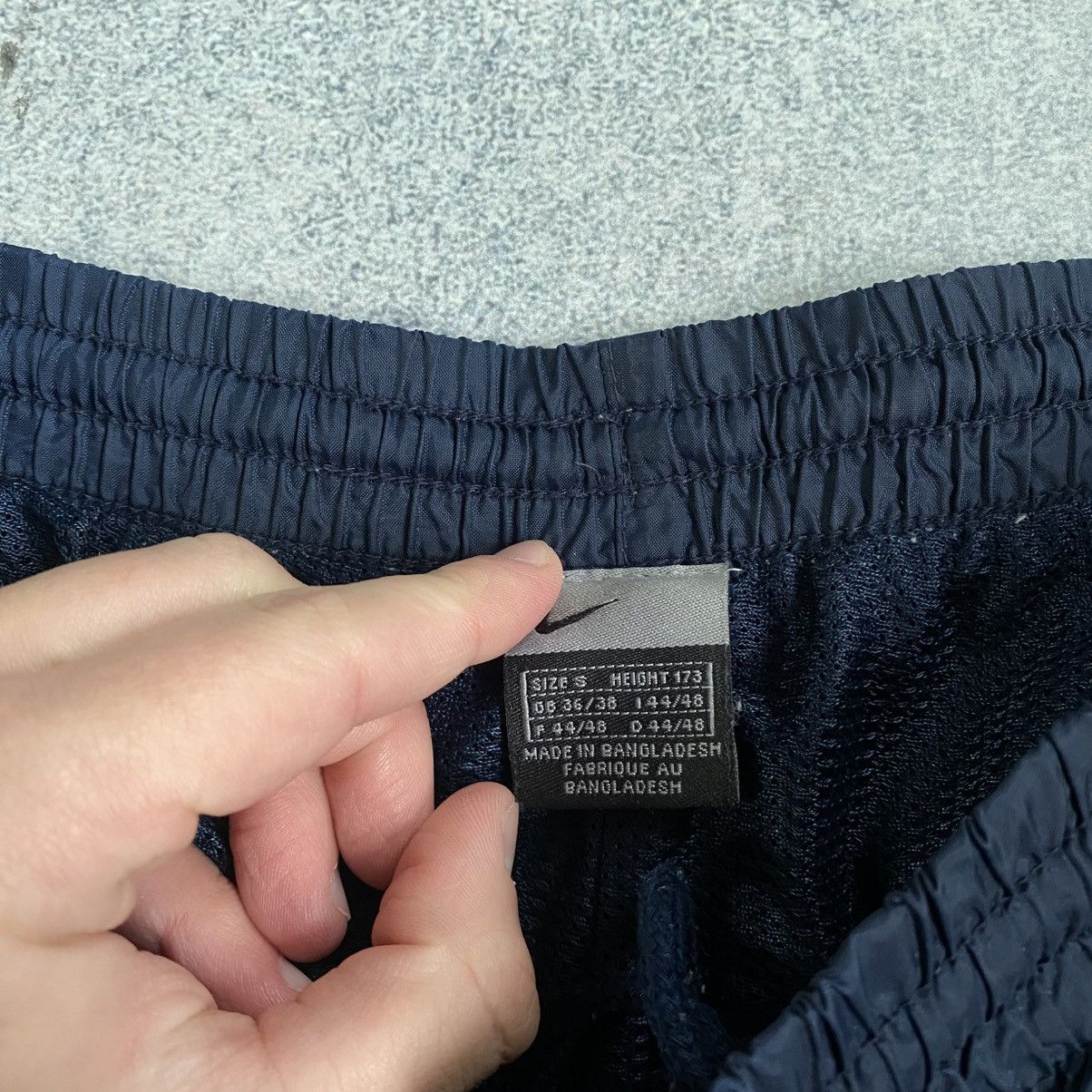 Nike Vintage Nike Track Pants Nylon Drill Y2K Swoosh Logo Size US 30 / EU 46 - 6 Thumbnail
