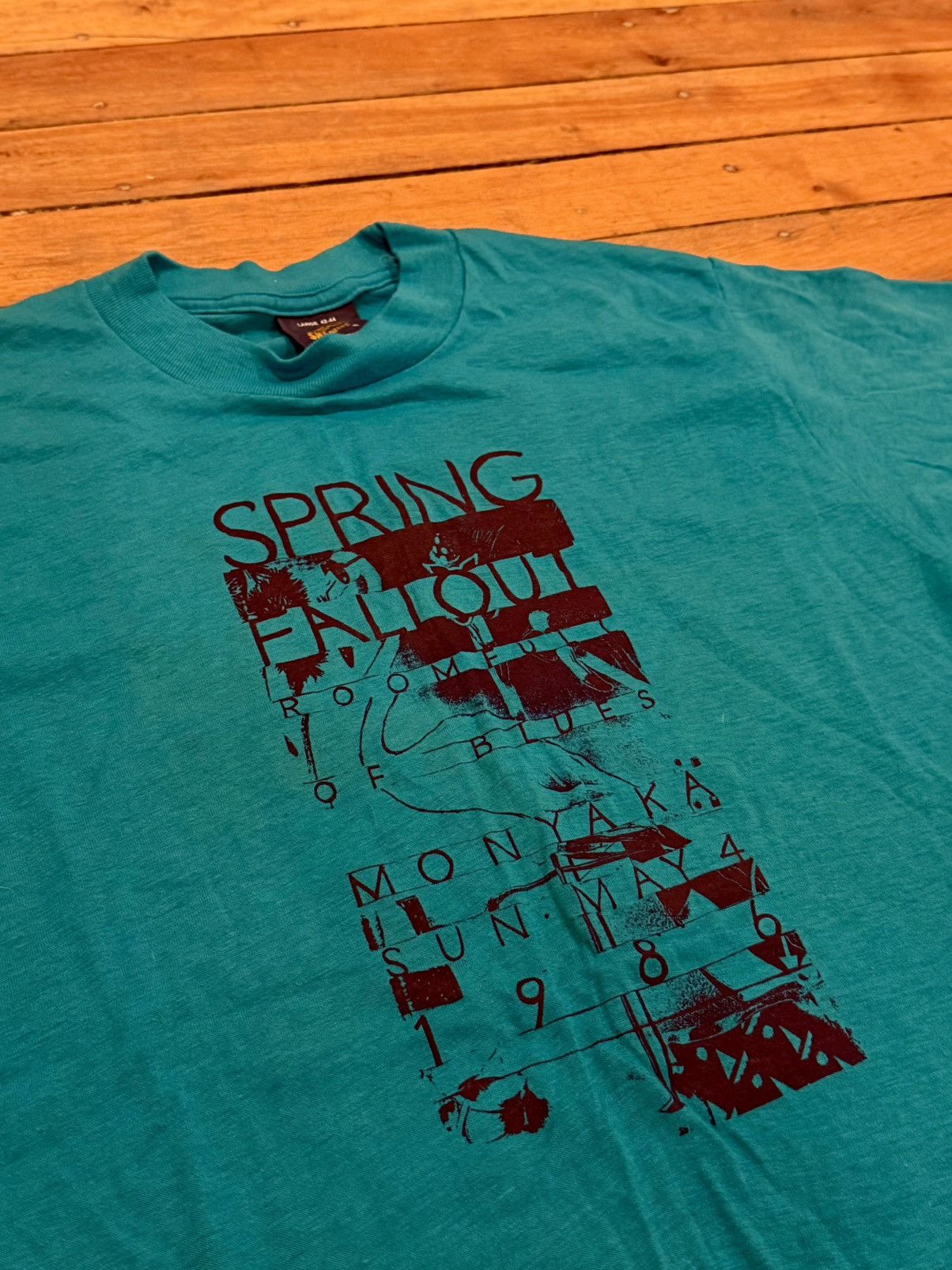 Vintage 1986 teal room full of blues staff single stitch tee
