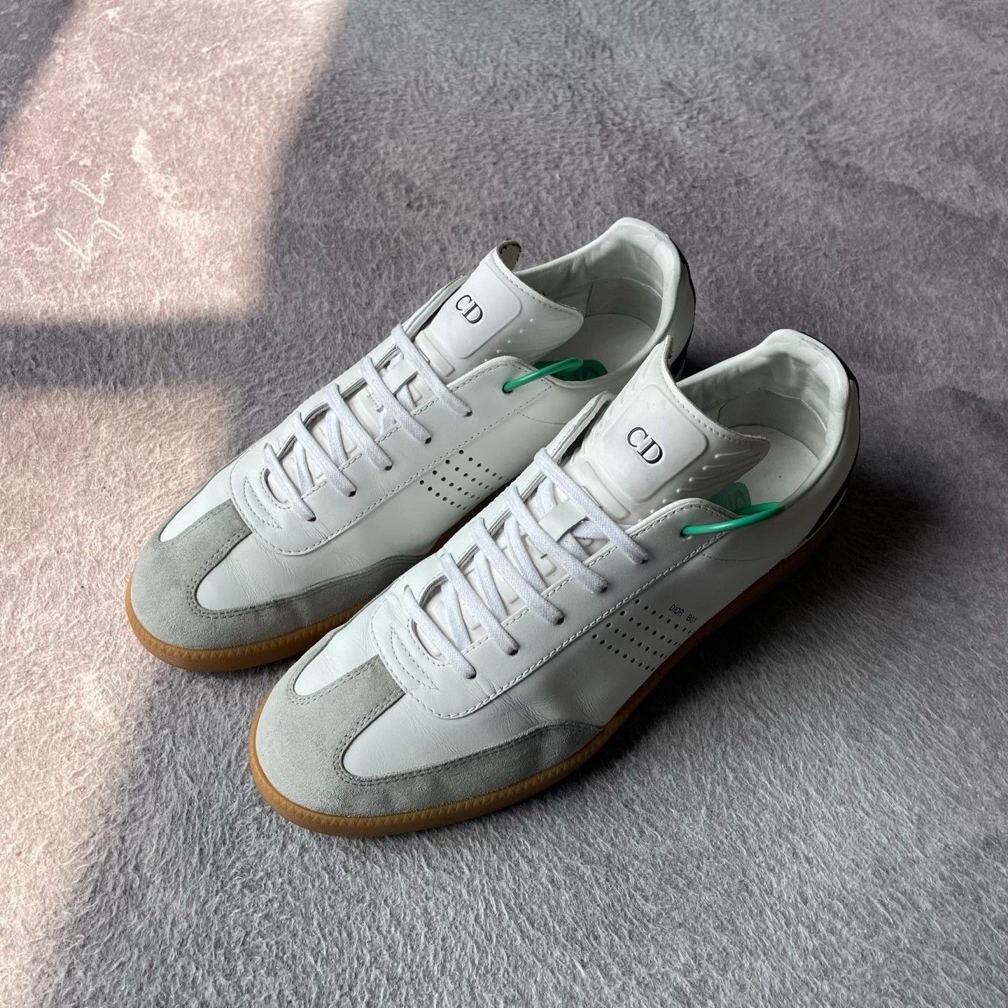 Dior Dior White Lowtop Sneakers 42 Men Size US 9 / EU 42 - 1 Thumbnail