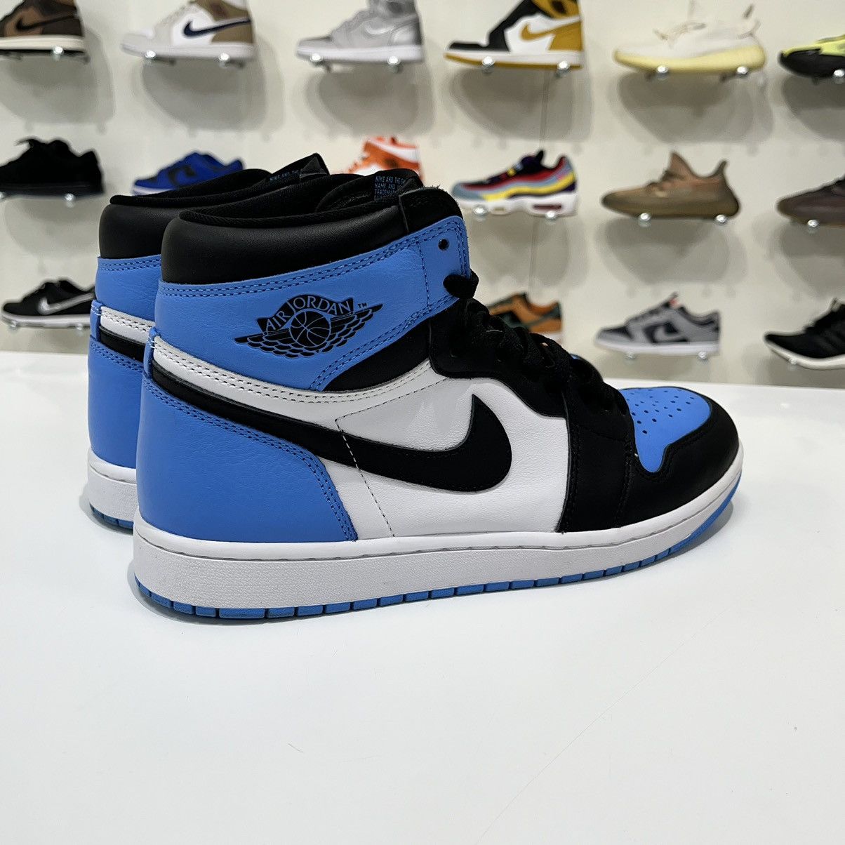Nike Air Jordan 1 Retro High OG UNC Toe Size US 10.5 / EU 43-44 - 5 Thumbnail