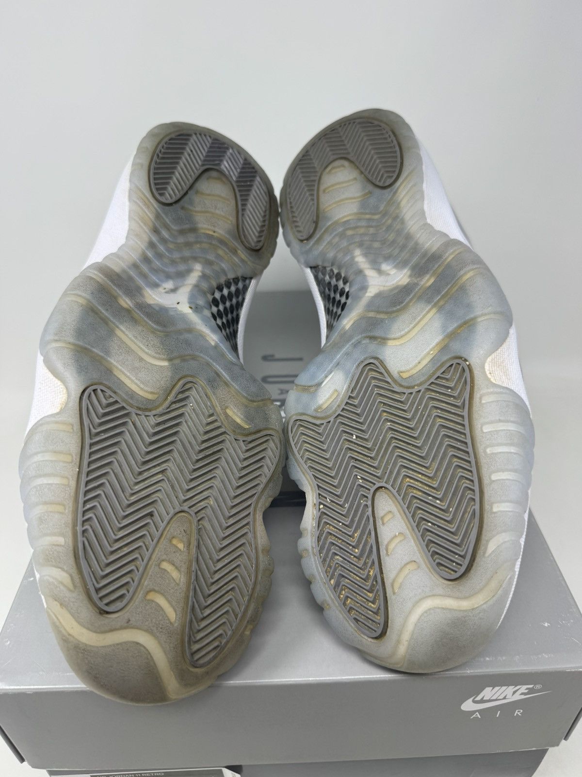 Jordan Brand Nike Air Jordan 11 Retro Cool Grey 2021 Size US 9.5 / EU 42-43 - 6 Thumbnail