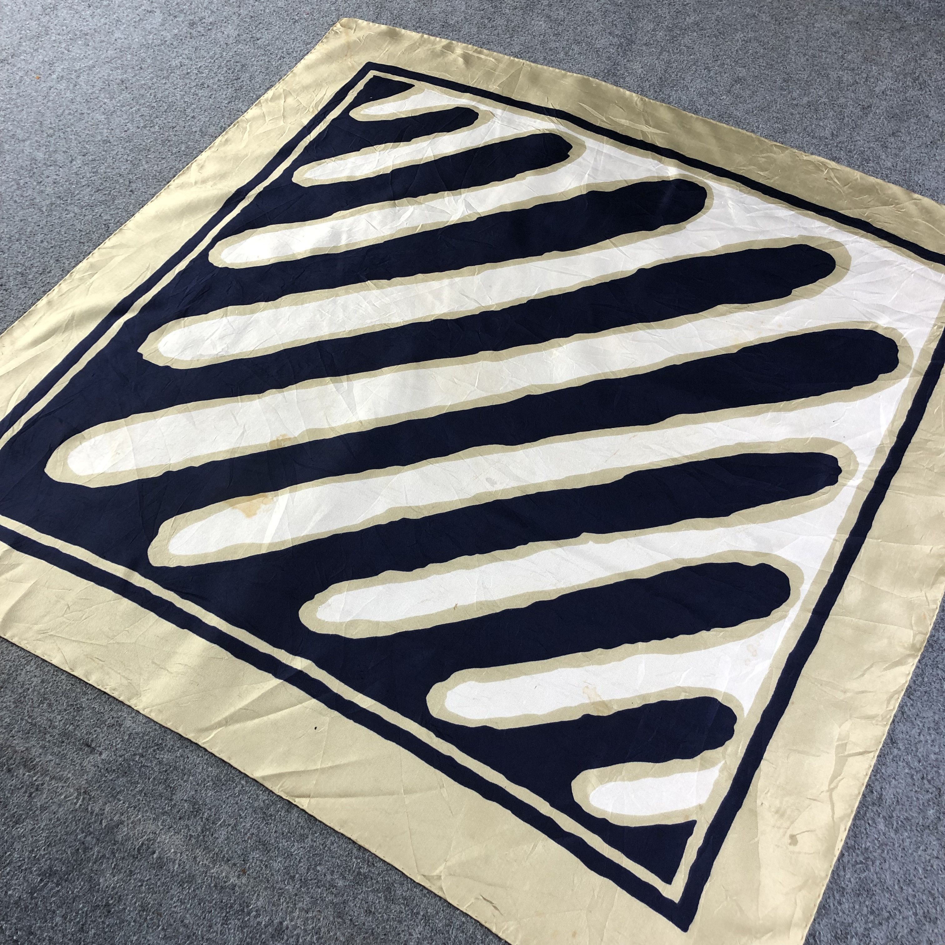 Vintage Vintage Dickins & Jones Abstract Hand Rolled Silk Scarf M421 Size ONE SIZE - 2 Thumbnail