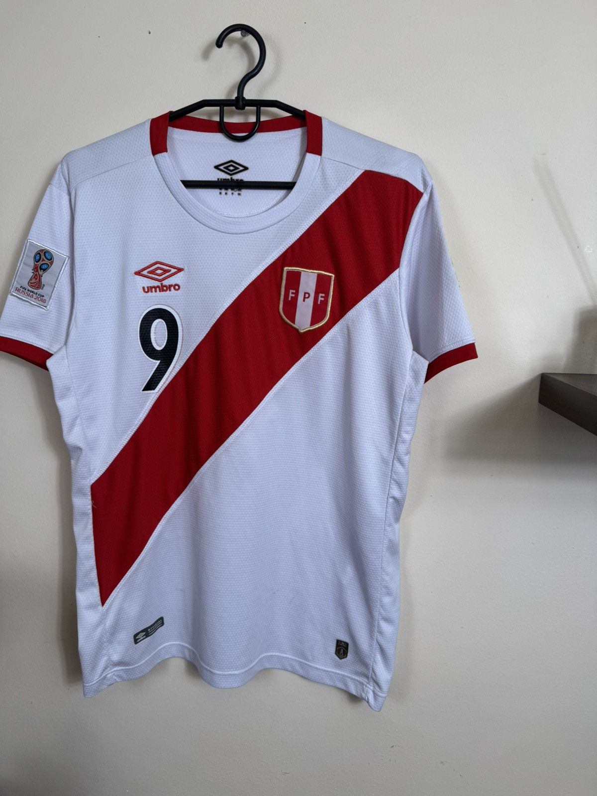 Umbro Umbro Peru FPF Jersey 2018 Guerrero #9 Football Shirt Home Size US M / EU 48-50 / 2 - 7 Thumbnail