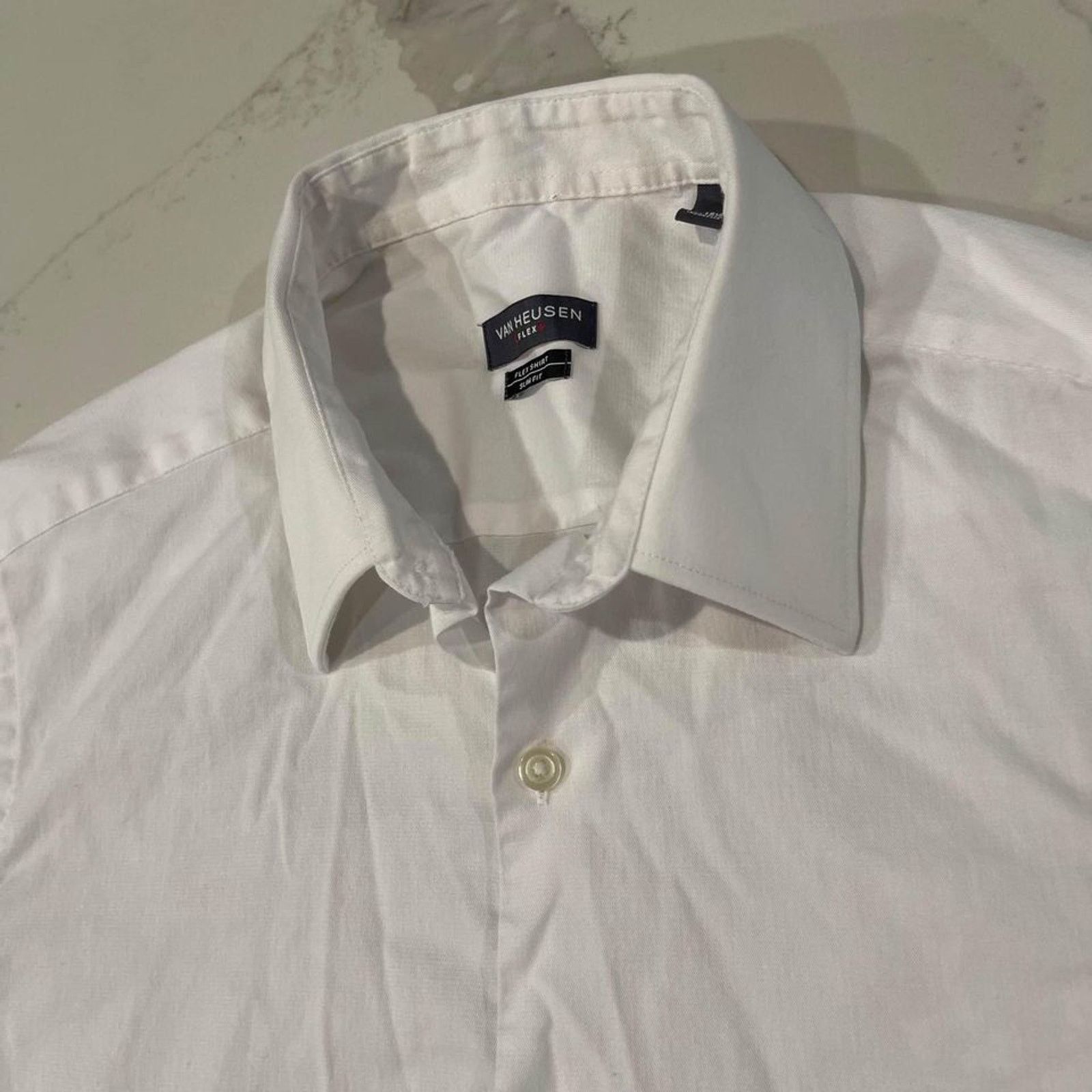 Van Heusen Van Heusen Flex Slim Fit Men’s Size 15 1/2 32/33 Dress Shirt Size US M / EU 48-50 / 2 - 2 Thumbnail