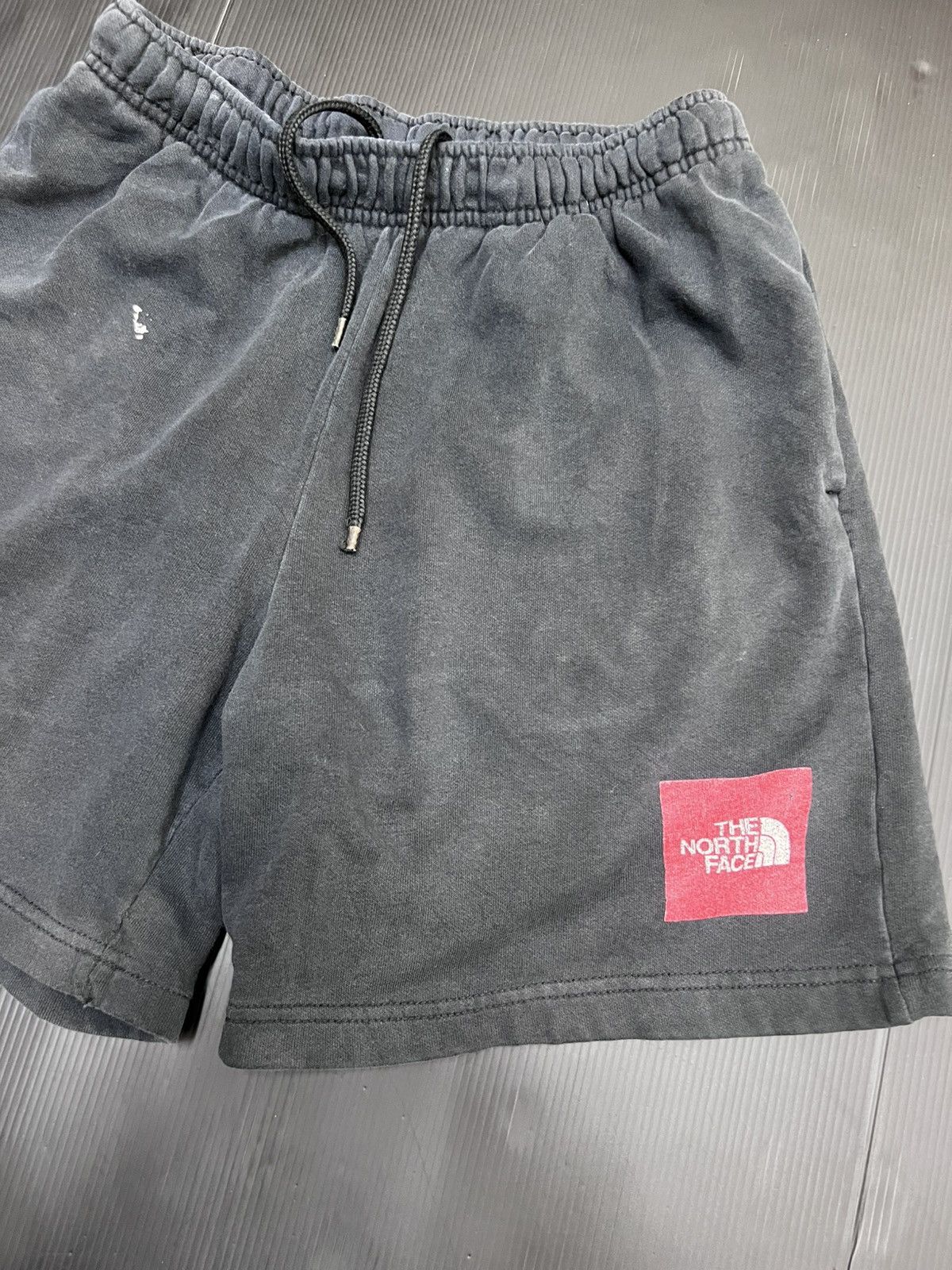 The North Face Thrashed Faded The North Face Baggy Short Size US 30 / EU 46 - 3 Thumbnail