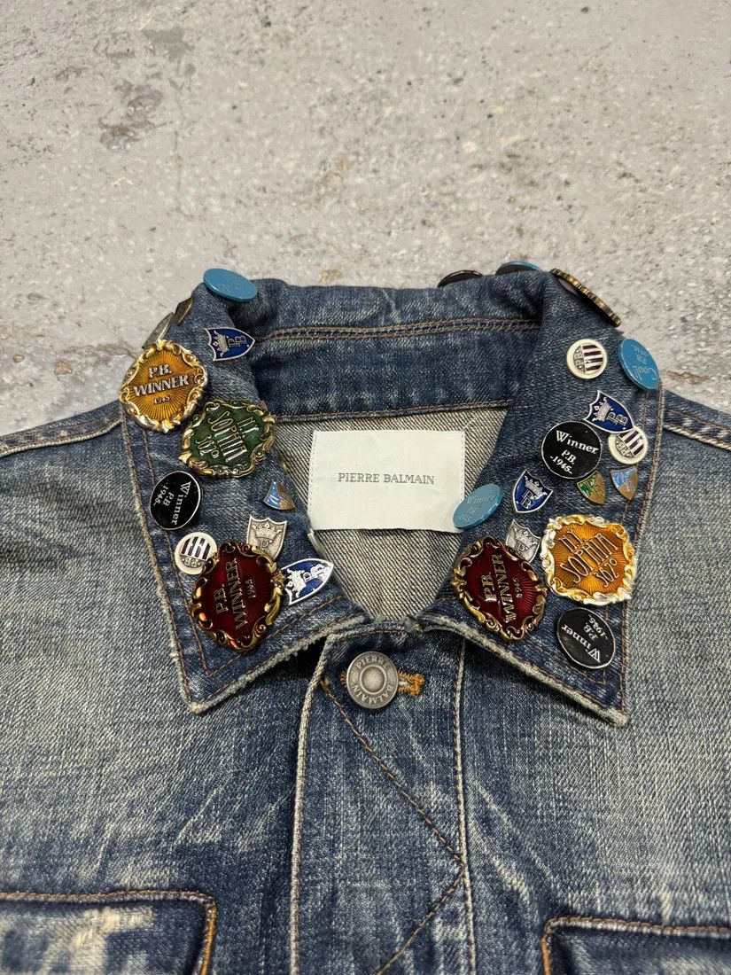 Designer × Pierre Balmain × Vintage SS2012 Pierre Balmain Winner Pins Faded Denim Jacket Size US M / EU 48-50 / 2 - 9 Thumbnail