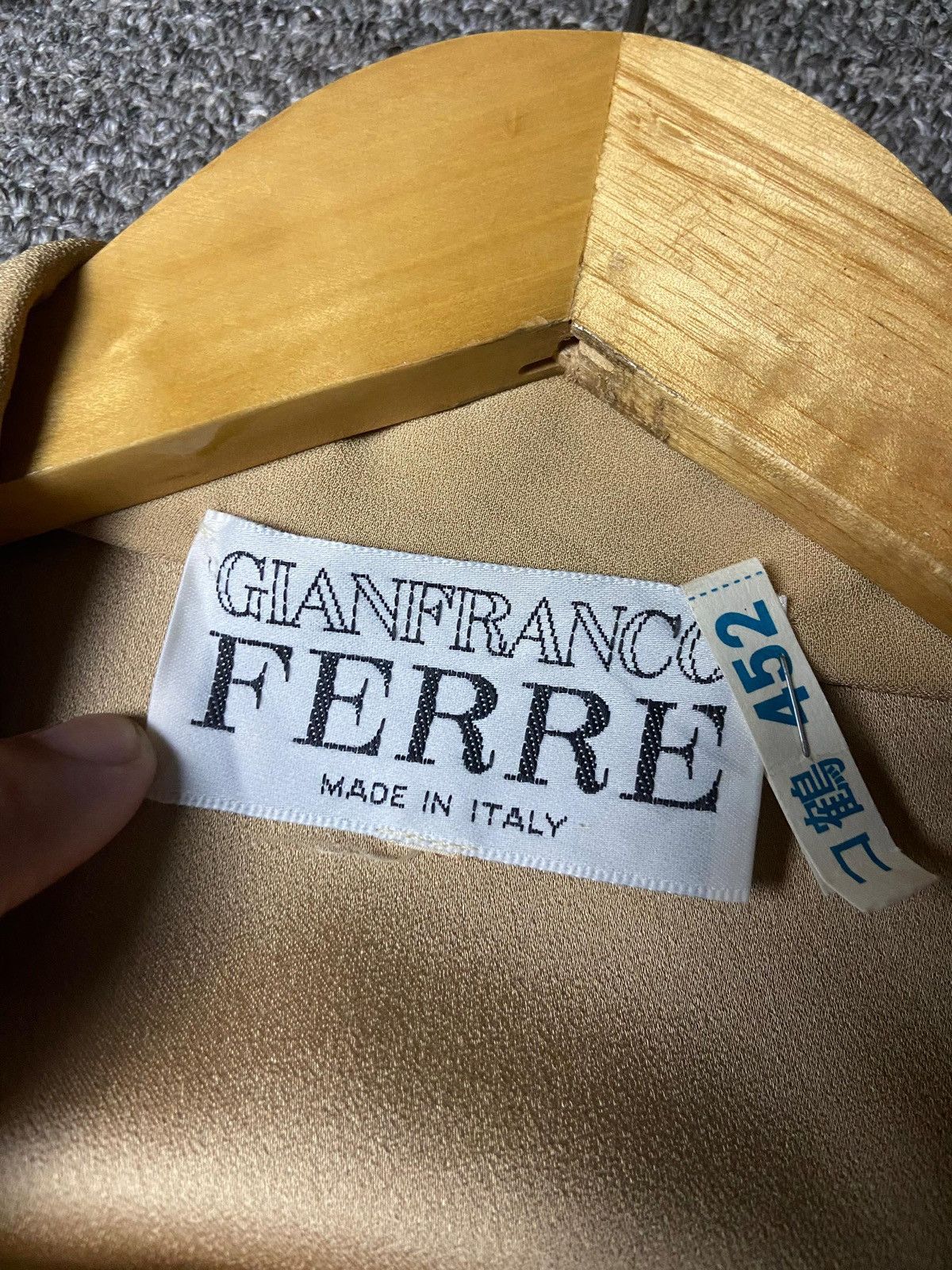 Gianfranco Ferre Vintage Gianfranco Ferre Collared Blouse (159) Size XS / US 0-2 / IT 36-38 - 7 Thumbnail