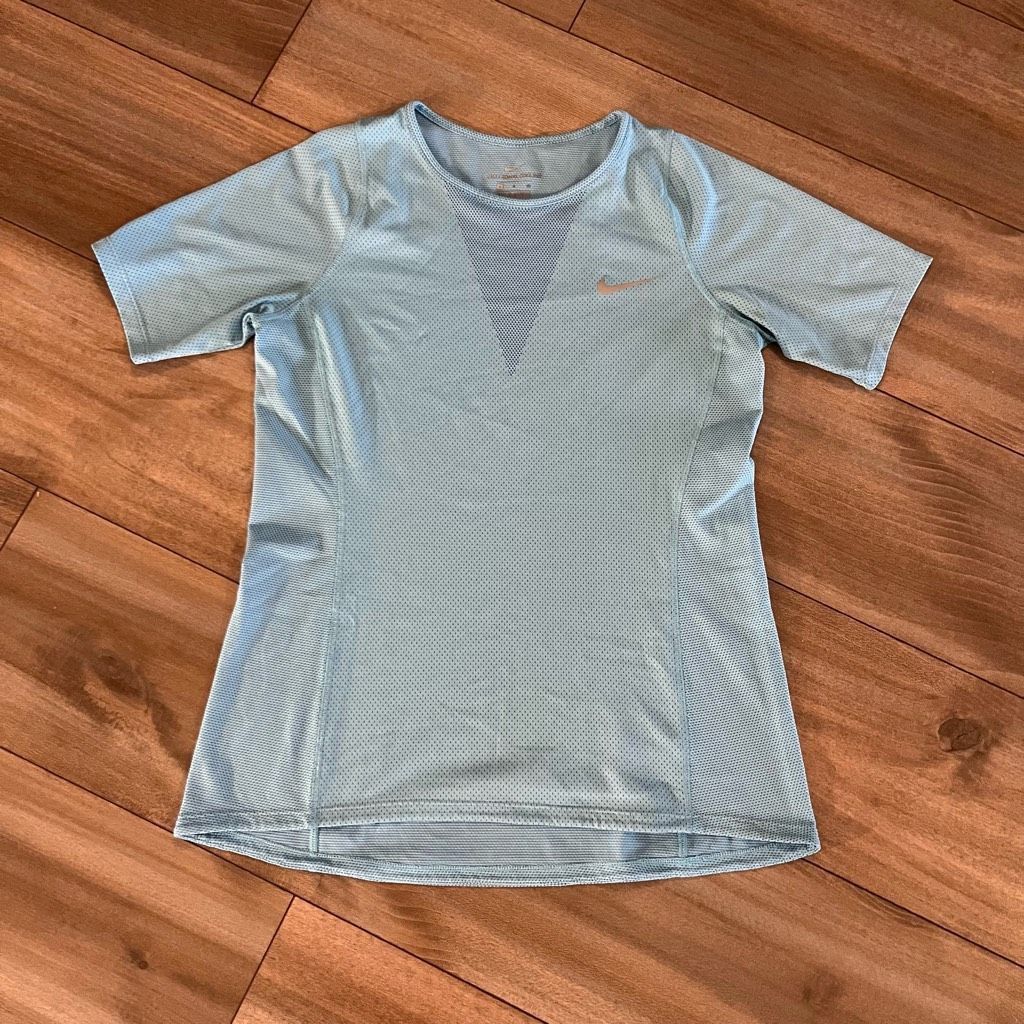 Nike Nike Blue Athletic Workout Shirt Women Small Bin J-36 Size S / US 4 / IT 40 - 1 Thumbnail