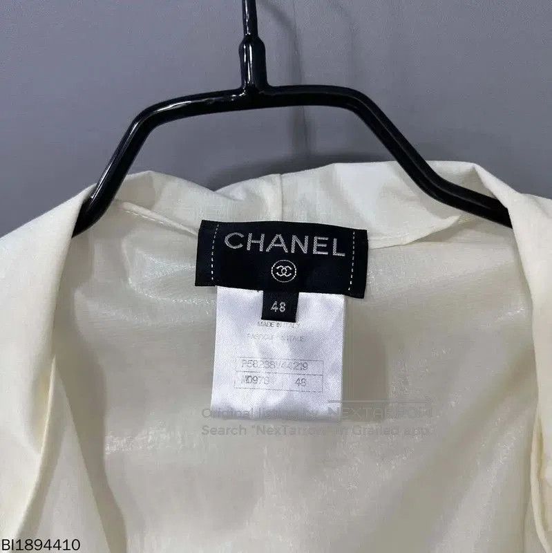 Chanel Chanel Beige Women's Jacket with Iconic Design . Size XXS / US 00 / IT 34 - 4 Thumbnail