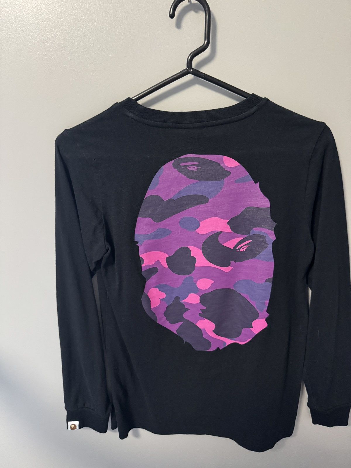 Bape Long sleeve Bape tee in black with purple camo ape head Size XS / US 0-2 / IT 36-38 - 7 Thumbnail