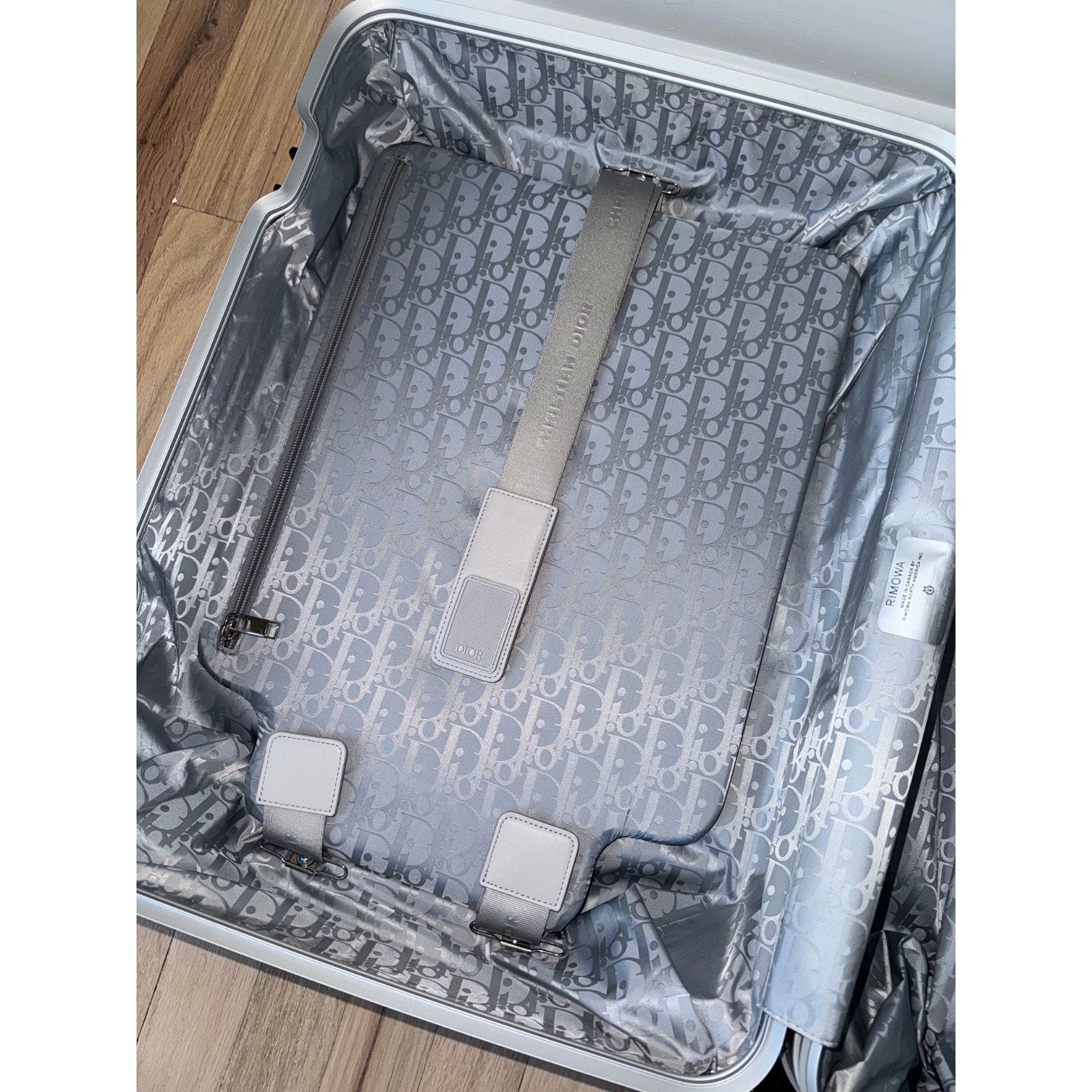 Dior Dior x Rimowa 4-Wheel Cabin Suitcase Aluminium Silver Size ONE SIZE - 22 Thumbnail