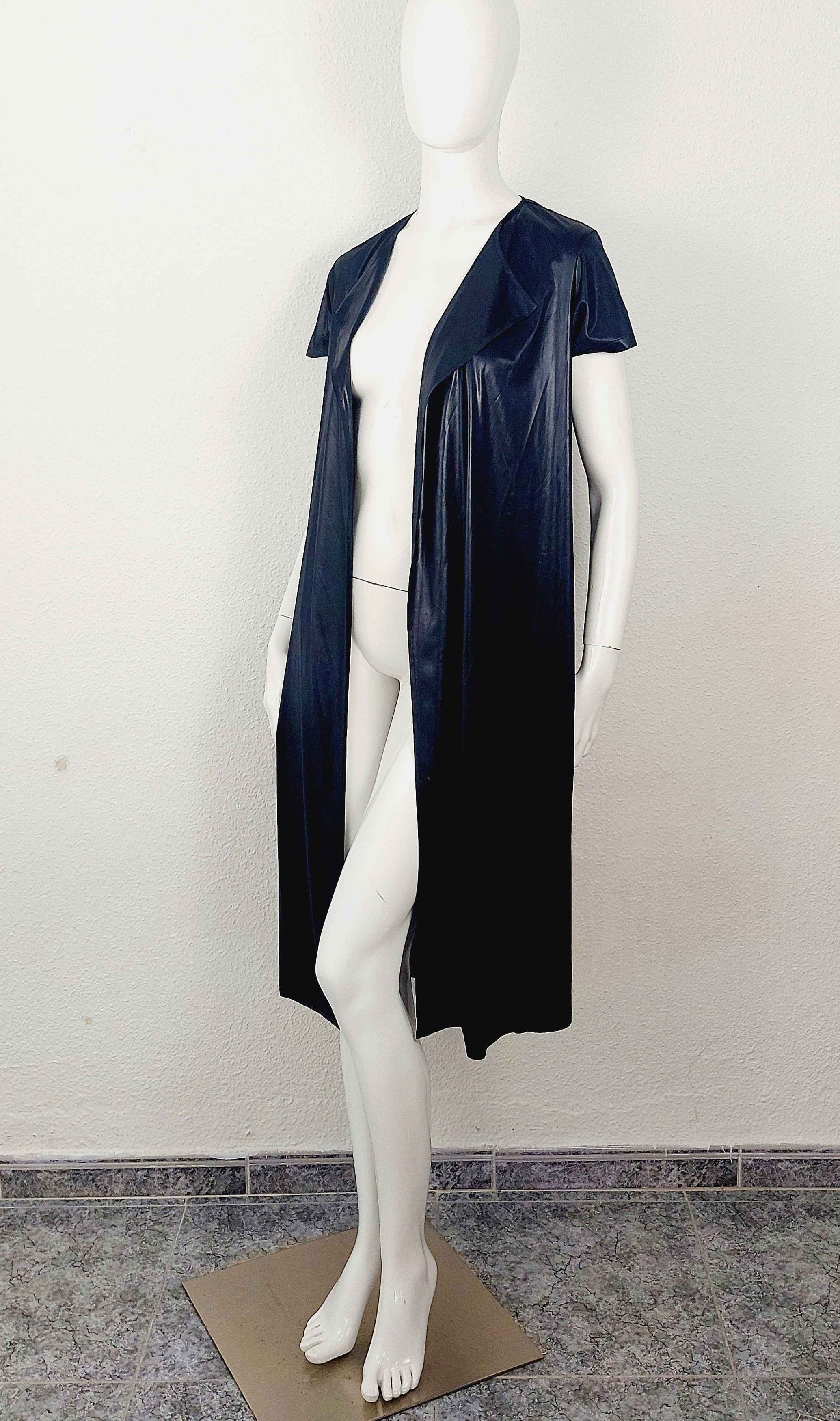 Yohji Yamamoto Vintage Yohji Yamamoto Black Shiny Cape Japan Coat Size US XS / EU 42 / 0 - 7 Thumbnail