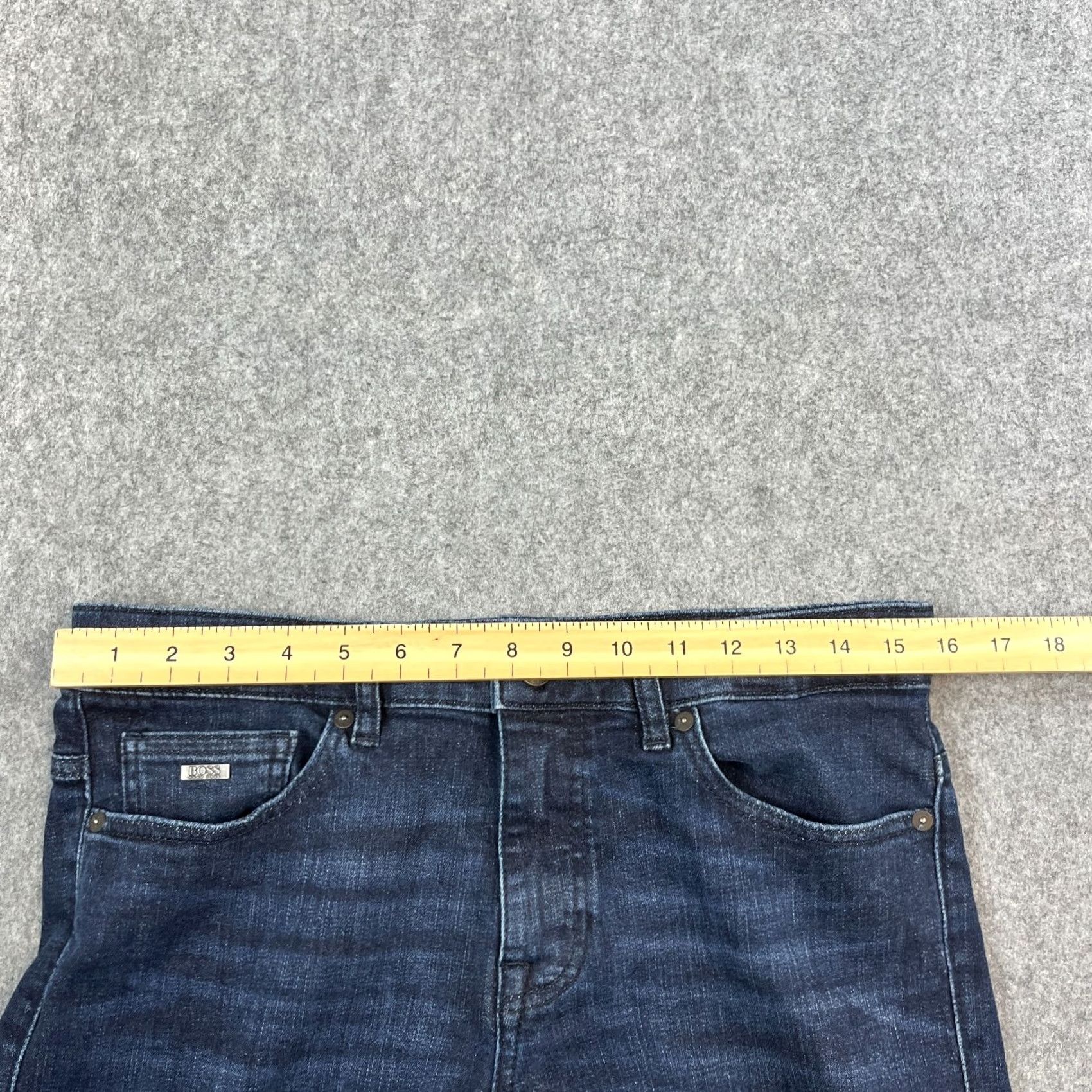 Hugo Boss HUGO BOSS Jeans Slim Tapered 32 32 Dark Wash Blue Stretch Delaware Denim 5-Pocket Mens Regular 32 in Dark Blue Pattern No Pattern Mens Jeans Size US 32 / EU 48 - 6 Thumbnail