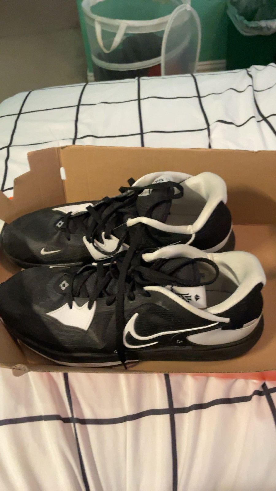 Nike nike kyrie 5 low black tb Size US 13 / EU 46 - 3 Thumbnail