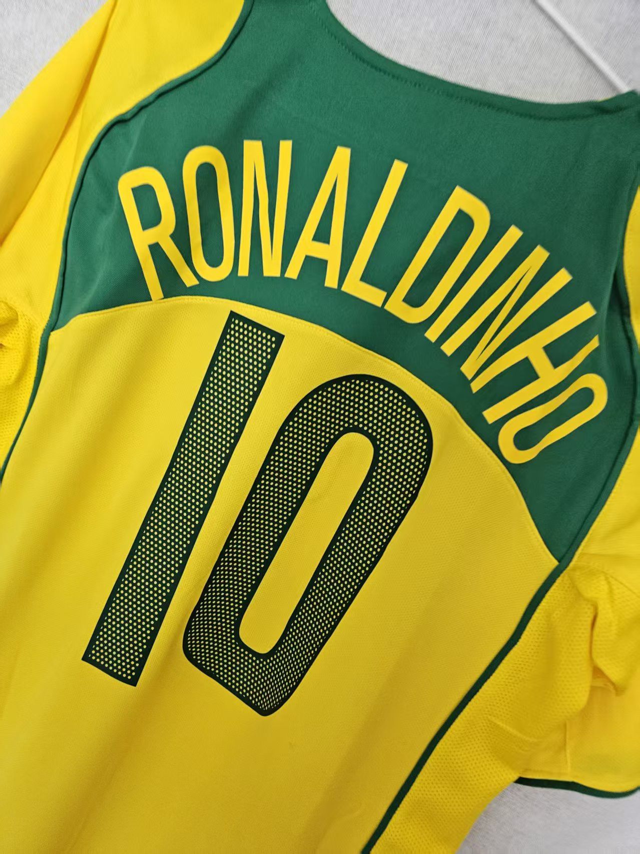 Other 2004 Brazil #10 Ronaldo Jersey Home Size US M / EU 48-50 / 2 - 4 Thumbnail