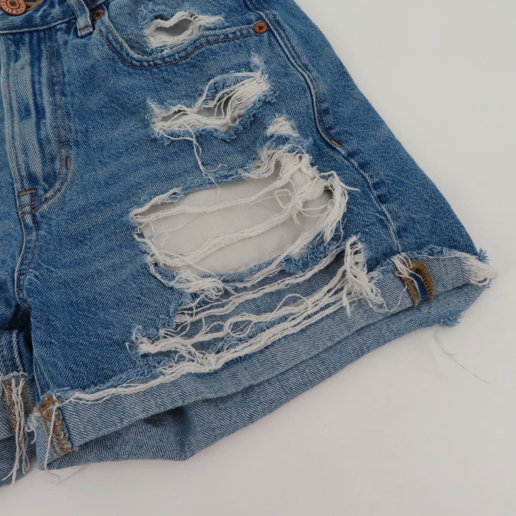 American Eagle Outfitters VINTAGE American Eagle Outfitters Women Tomgirl Short Blue Distressed Denim Jean Cotton Size 26" / US 2 / IT 38 - 5 Thumbnail