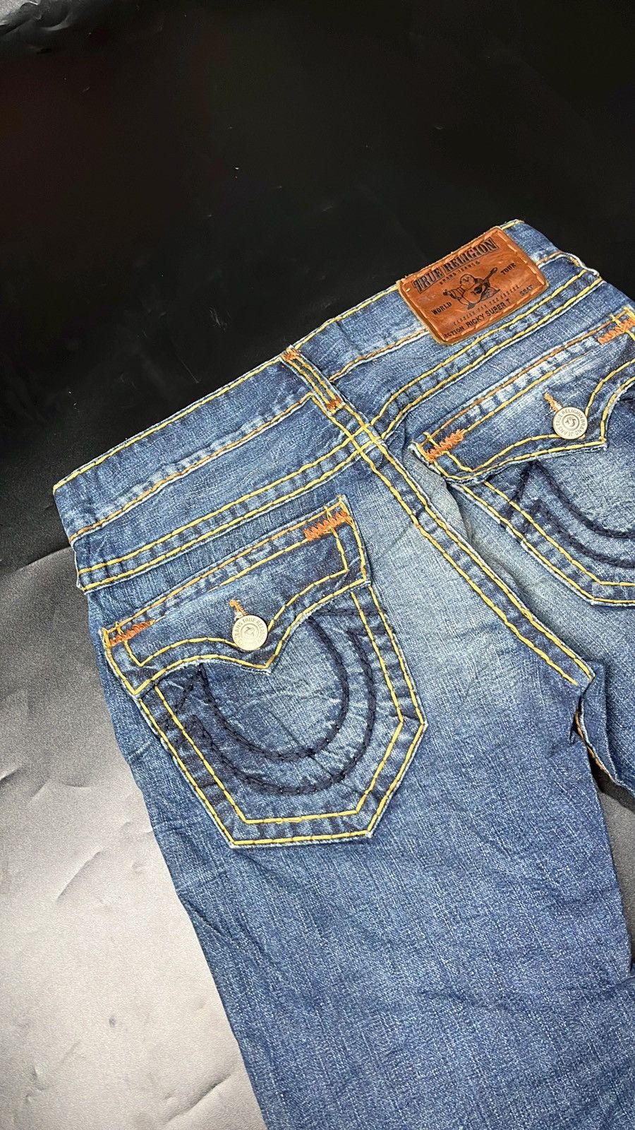If Six Was Nine TRUE RELIGION TRUE FLARE JEANS Size US 31 - 14 Thumbnail