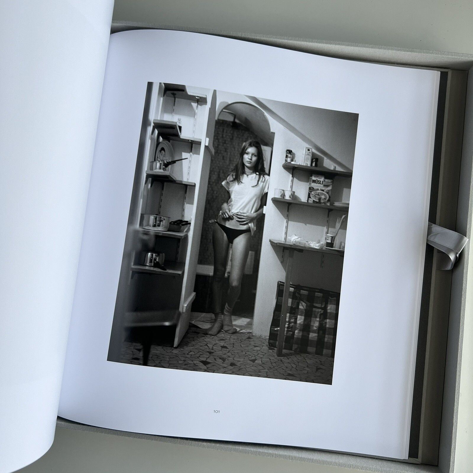 Supreme Kate Moss by Mario Sorrenti Rare Book Signed Copy Ed. Of 100 Size ONE SIZE - 5 Thumbnail