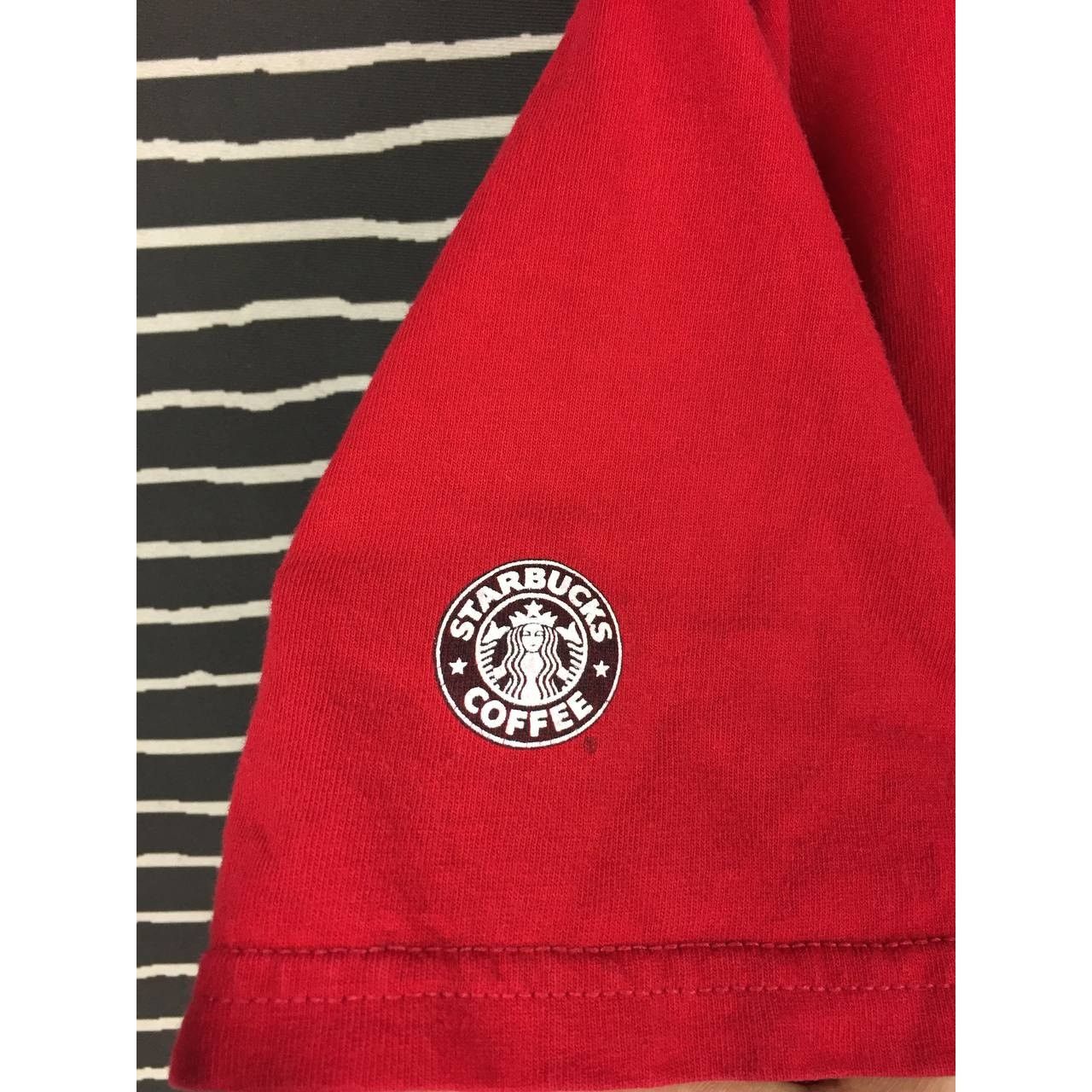 Vintage Vtg 90s Starbucks Christmas Blend Our Gift To You Promo Tee Size US L / EU 52-54 / 3 - 11 Thumbnail