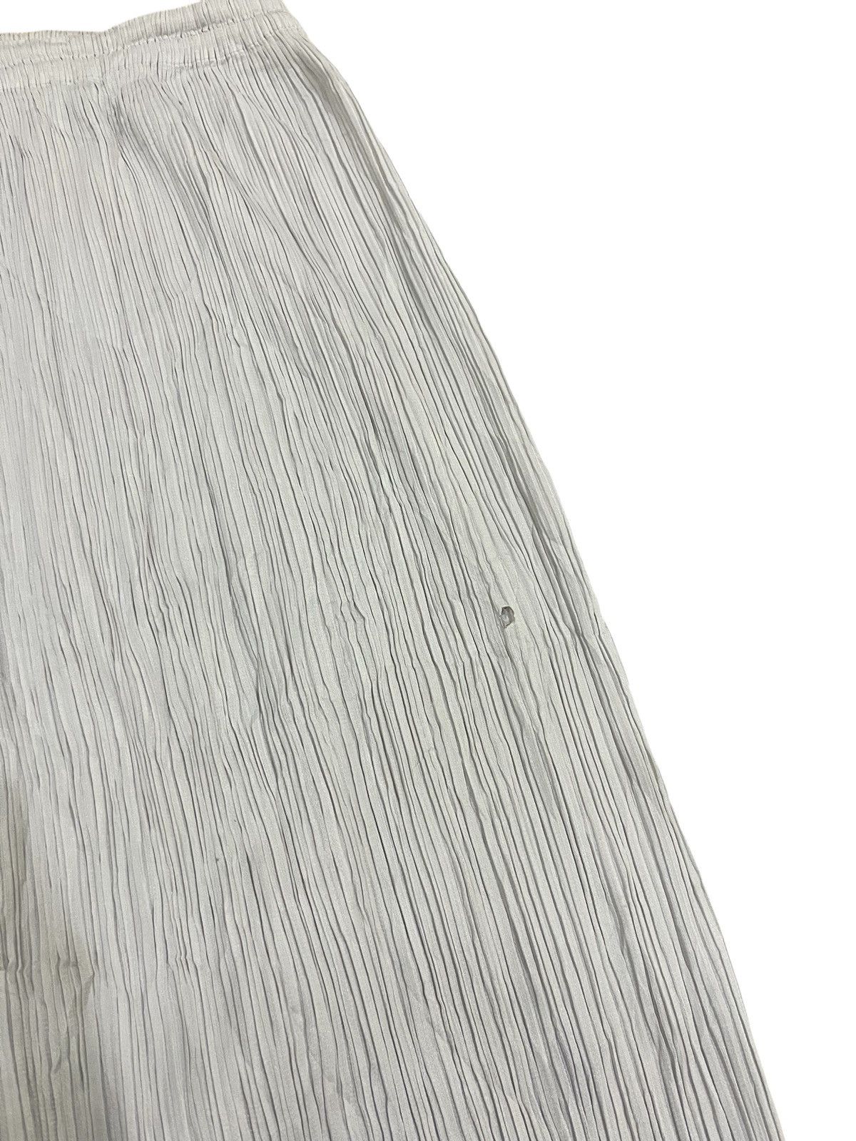 Pleats Please Issey Miyake ISSEY MIYAKE PLEATS PLEASE SKIRT SIZE 3 PP51-JG613 Size 24" / US 00 / IT 34 - 3 Thumbnail