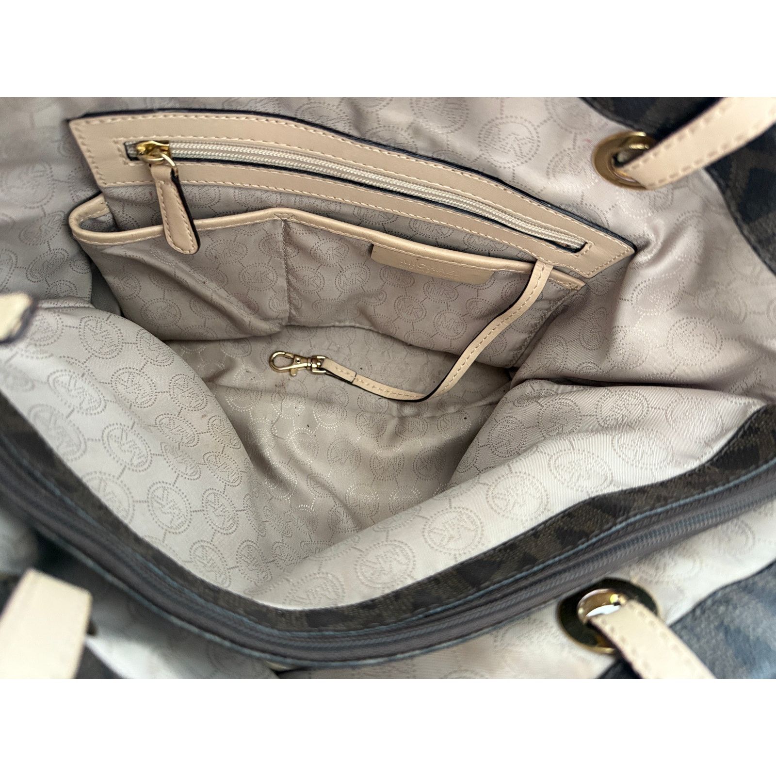 Michael Kors Michael Kors Signature Brown Logo Tote AS IS Size ONE SIZE - 3 Thumbnail