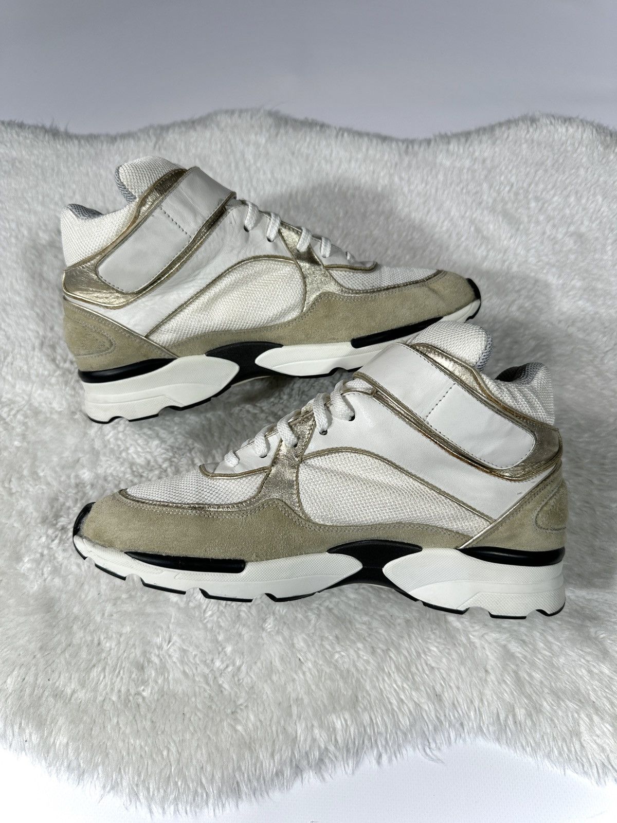Chanel Chanel CC High Top Sneakers White Gold Authentic 39 Size US 8 / IT 38 - 6 Thumbnail