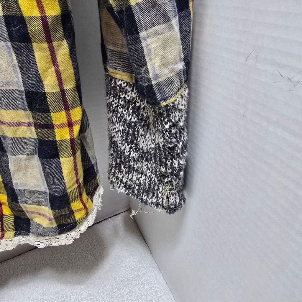 BKE Women's Gimmicks by BKE Plaid Embroidered Button Down M Size M / US 6-8 / IT 42-44 - 3 Thumbnail