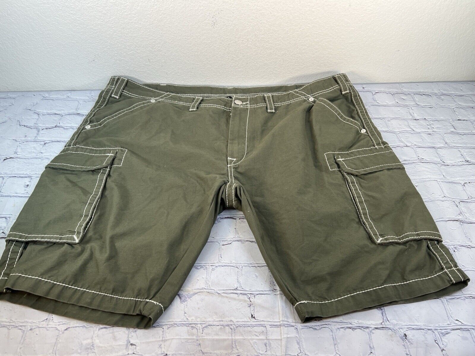 True Religion Men’s 46 Cargo Shorts Military Green Baggy Size US 44 / EU 60 - 6 Thumbnail