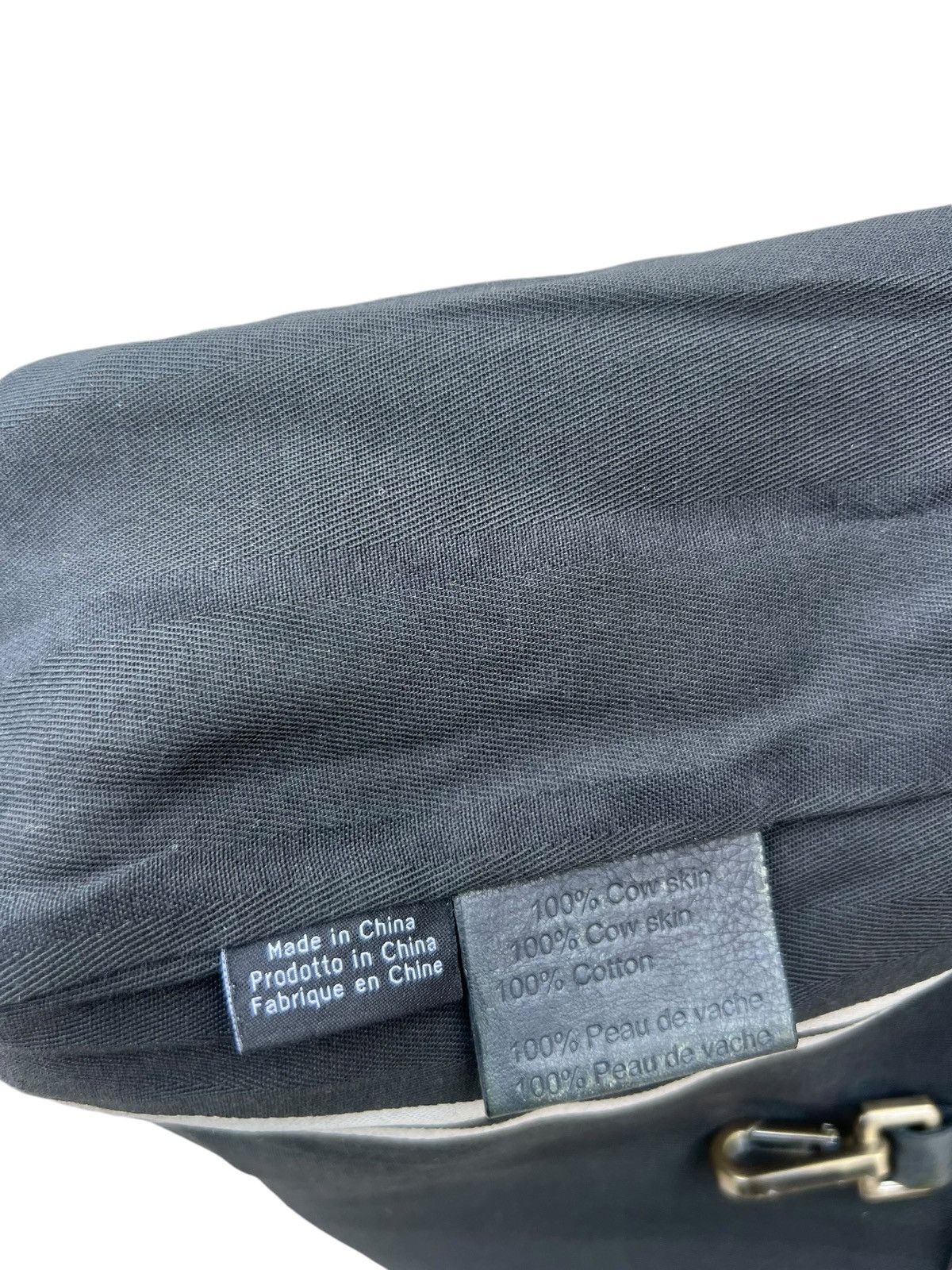 Hugo Boss × Leather Hugo Boss Fade Patina Leather Heavy Messenger Bag Size ONE SIZE - 23 Thumbnail