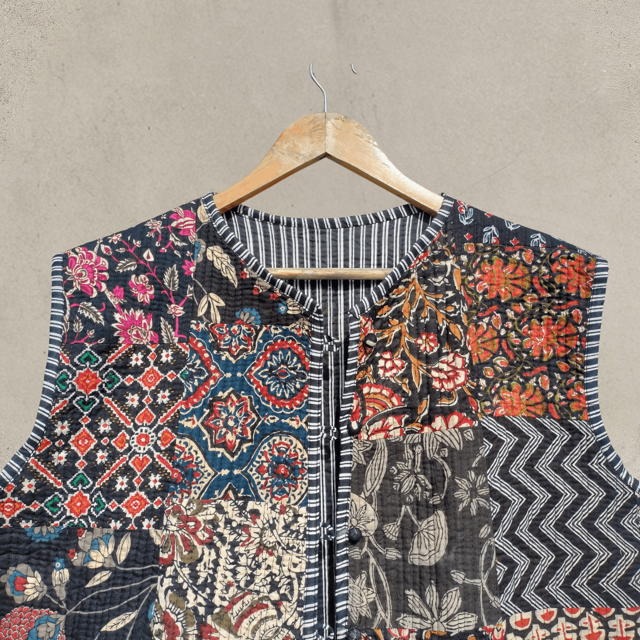 Vintage Handmade Indian Patchwork Quilted Jacket Size L / US 10 / IT 46 - 2 Thumbnail