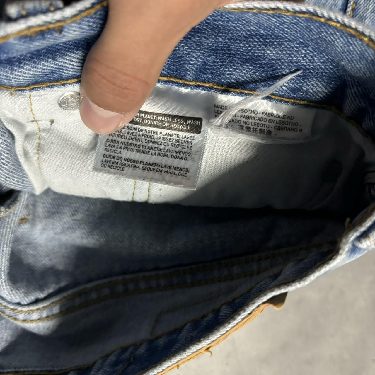 Levi's × Vintage Vintage Y2K/2000s Grunge Levi’s Distressed Light Wash Denim Jeans! Size US 33 - 8 Thumbnail