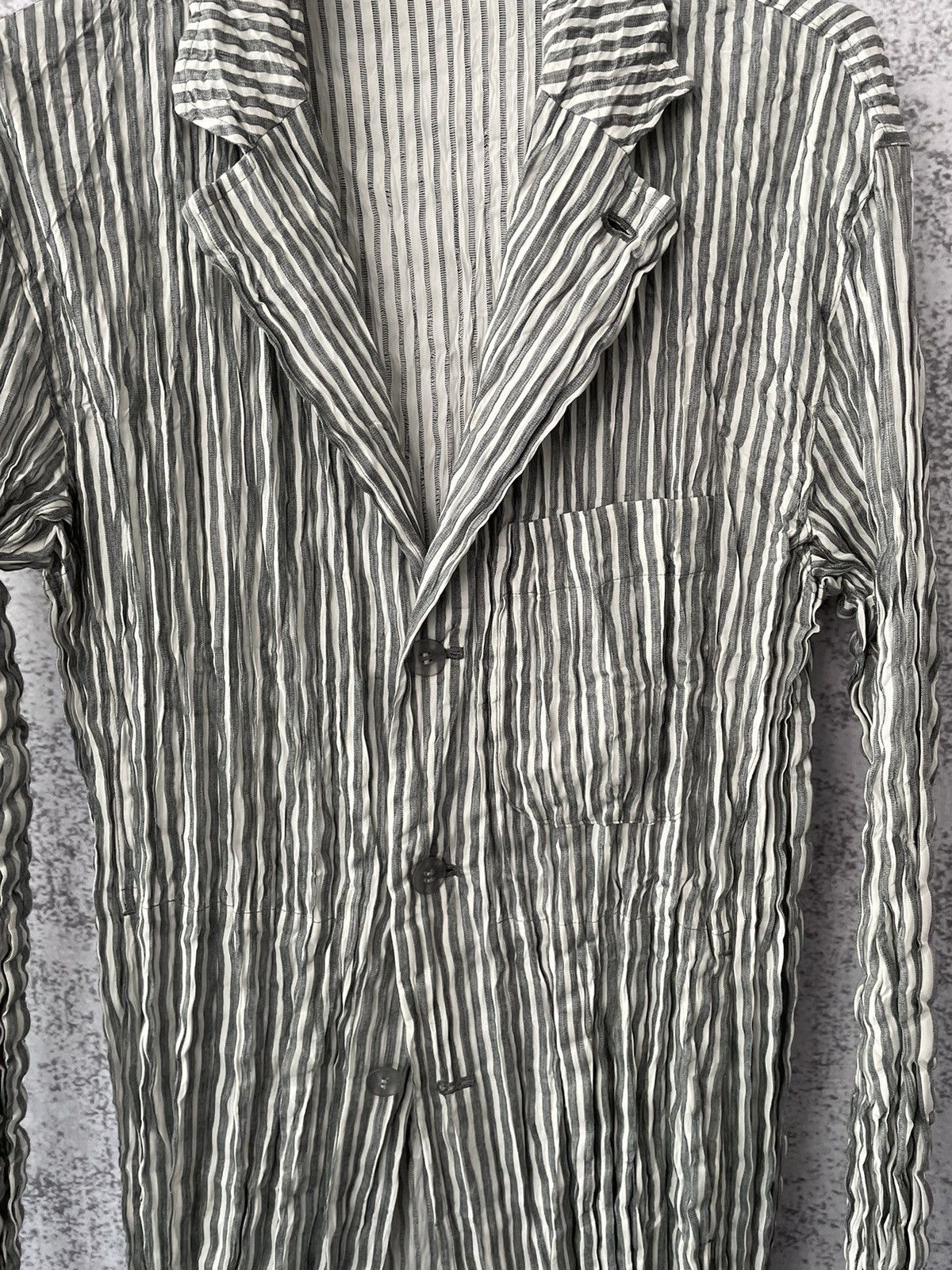 Issey Miyake Vintage Issey Miyake Striped Pleated Blazer Size 42R - 2 Thumbnail