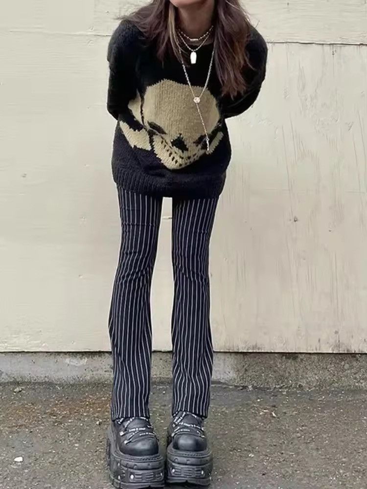 Japanese Brand Skull & Crossbones Knit Sweater - Oversized Black & Beige Size US L / EU 52-54 / 3 - 5 Thumbnail