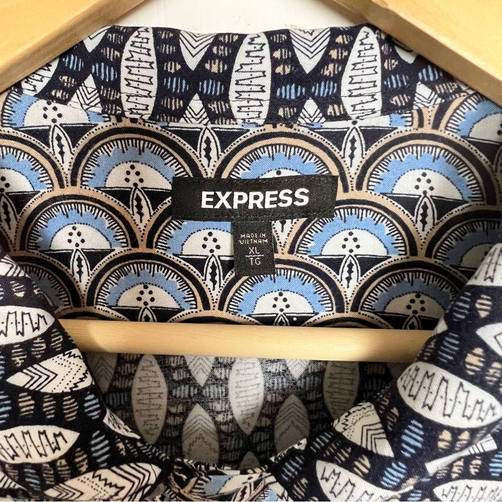 Express Express Blue & White Geometric Print Shirt Men’s XL Size US XL / EU 56 / 4 - 9 Thumbnail