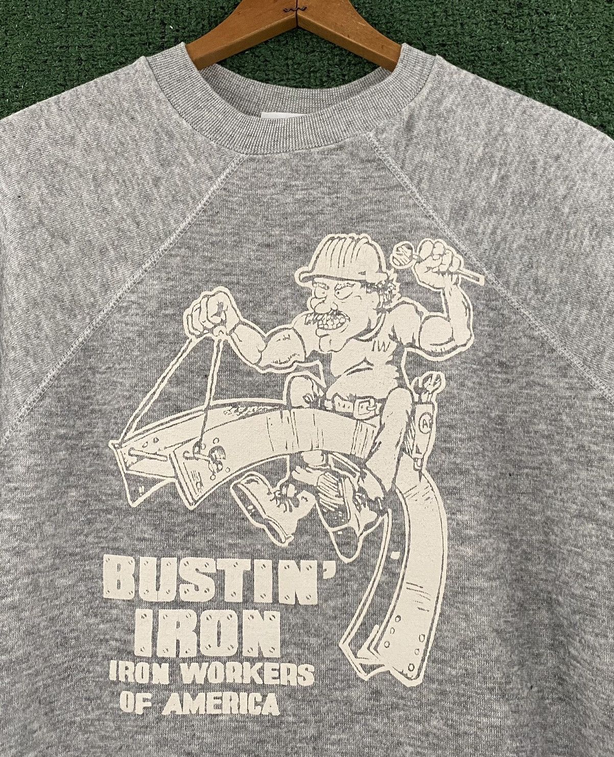 Vintage VTG 70’s Iron Workers Bustin Iron Raglan Sweatshirt Small Size US S / EU 44-46 / 1 - 2 Thumbnail