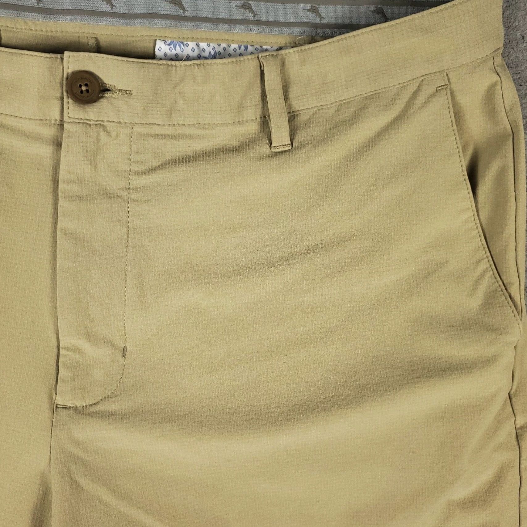 Tommy Bahama VINTAGE Tommy Bahama Men's Shorts Size 40 Casual Chino Flat Front Nylon Cotton Blend Gray Size US 40 / EU 56 - 3 Thumbnail