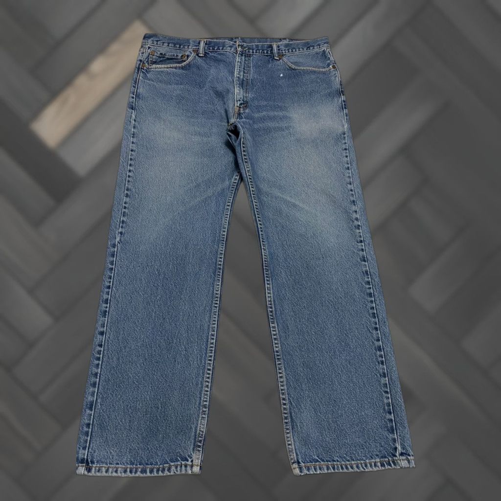 Levi's VINTAGE Levis 505 Jeans Blue Denim Straight Fit 42x32 Mens Jeans 5-Pocket Regular 100% Cotton Blue Denim USA Levi's 500 Series Mens Size US 42 / EU 58 - 1 Thumbnail