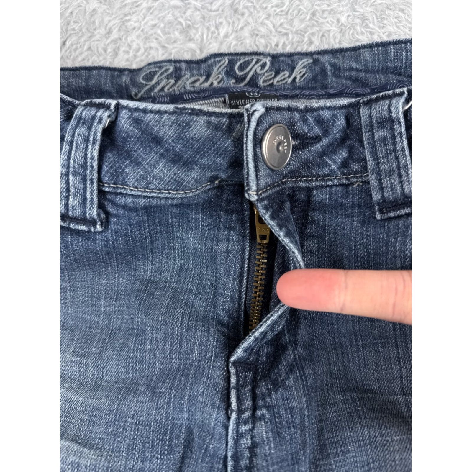 Vintage Sneak Peek Jeans Women's Denim 13 Blue Low Rise Flared 31x31 Slim Distressed Zipper 5-Pocket Buckle Bke Vintage No? Size 34" / US 12 / IT 48 - 6 Thumbnail