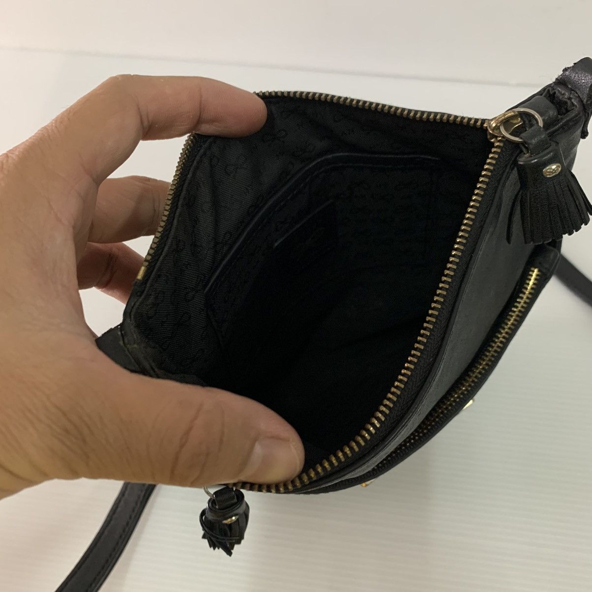 Anya Hindmarch Anya Hindmarch Black Leather Slinngbag Size ONE SIZE - 10 Thumbnail