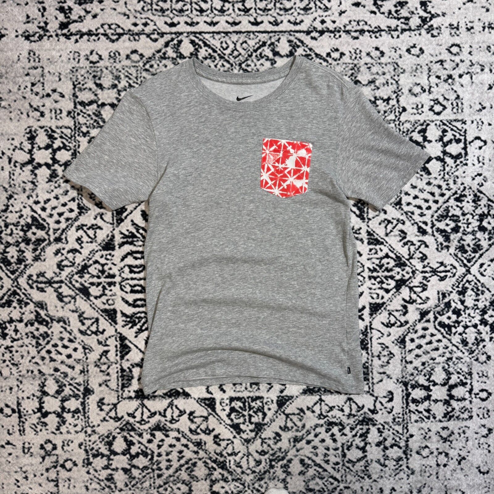Nike × Vintage Vintage Nike Gray Cotton T-Shirt Size S Y2k 90s Pocket Tee Size US S / EU 44-46 / 1 - 1 Thumbnail
