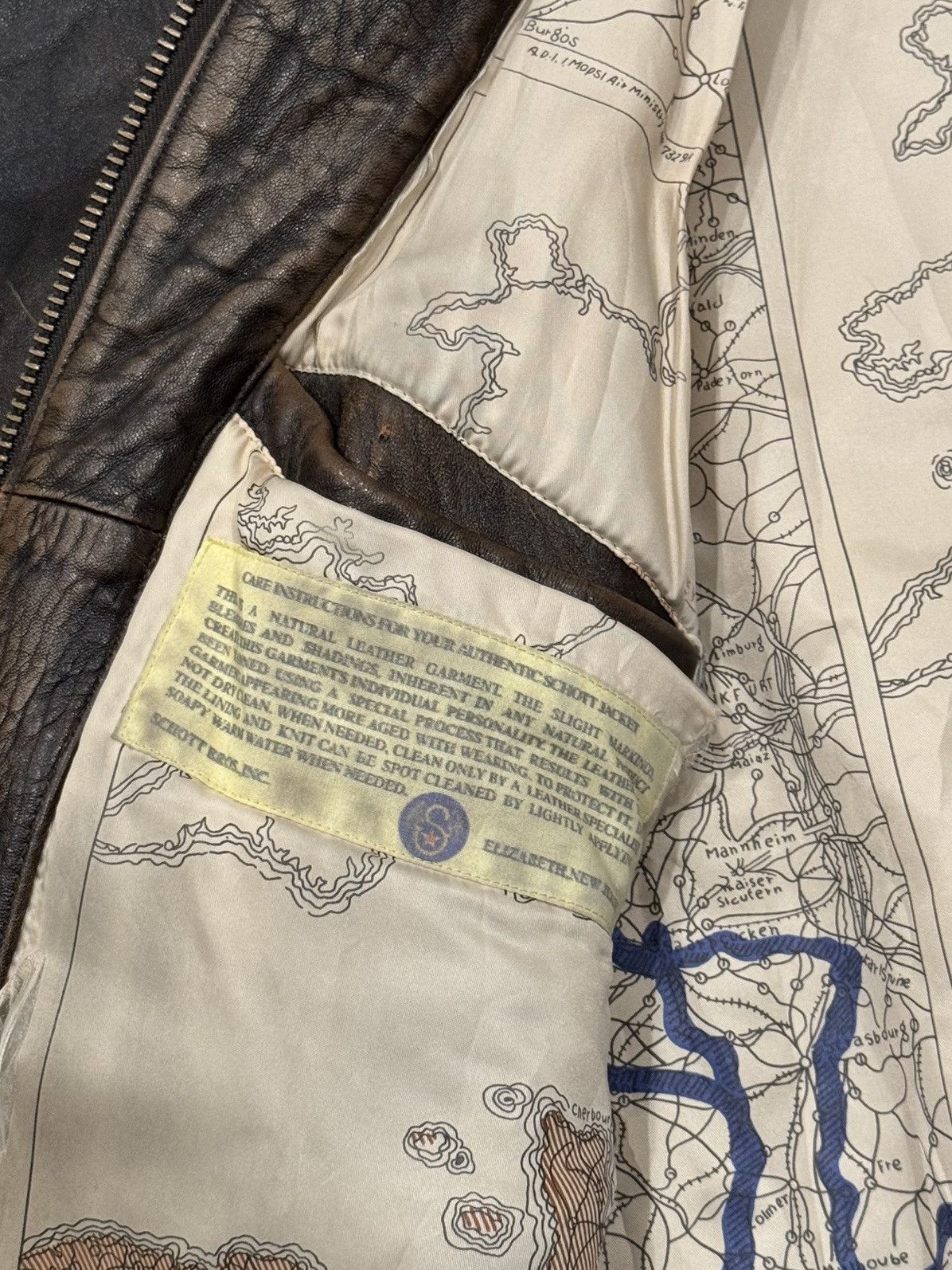 Schott Vintage Schott NYC A-2 Leather Bomber Jacket Mens Size Large Size US L / EU 52-54 / 3 - 11 Thumbnail