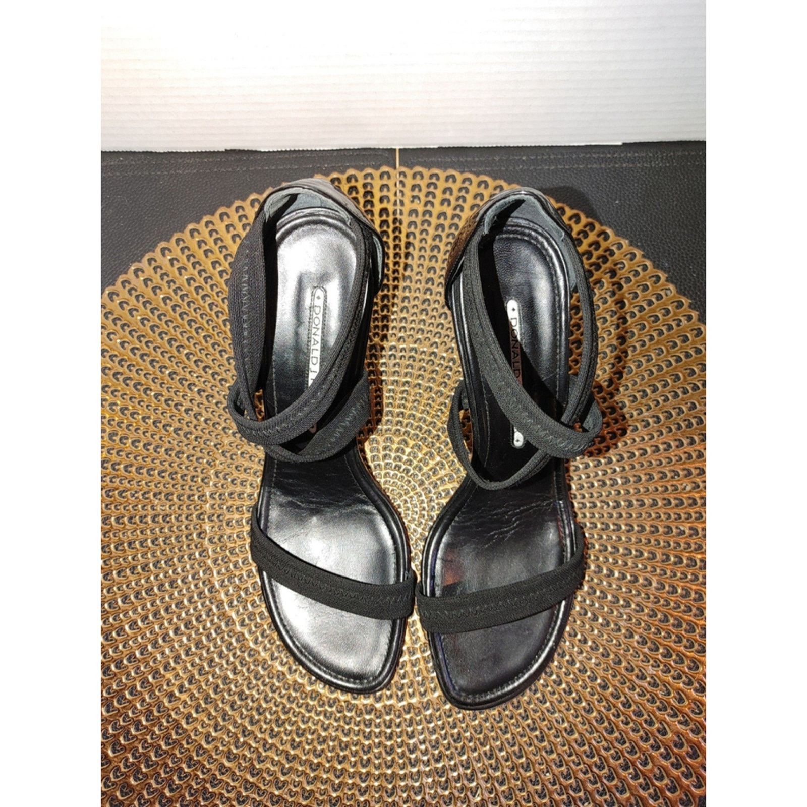 Donald Pliner Donald J Pliner Heels Size 6.5M Size US 6.5 / IT 36.5 - 3 Thumbnail