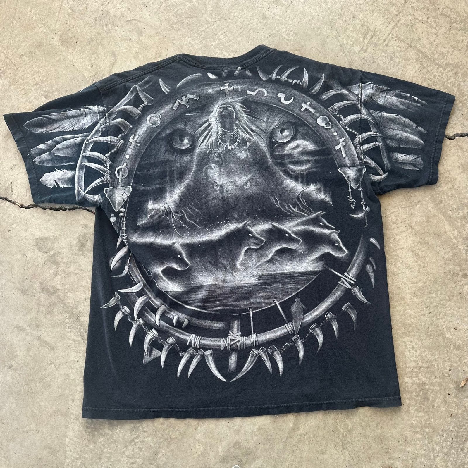 Liquid Blue 90s Native American all over print liquid blue tee Size US L / EU 52-54 / 3 - 2 Thumbnail