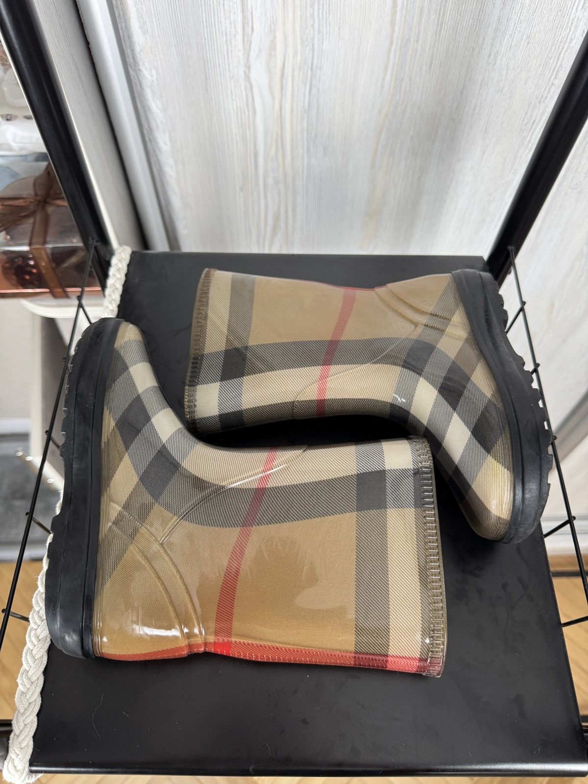 Burberry Burberry Kids Toddler Nova Check Rubber Rain boots size 28 Size US 10 / IT 40 - 9 Thumbnail