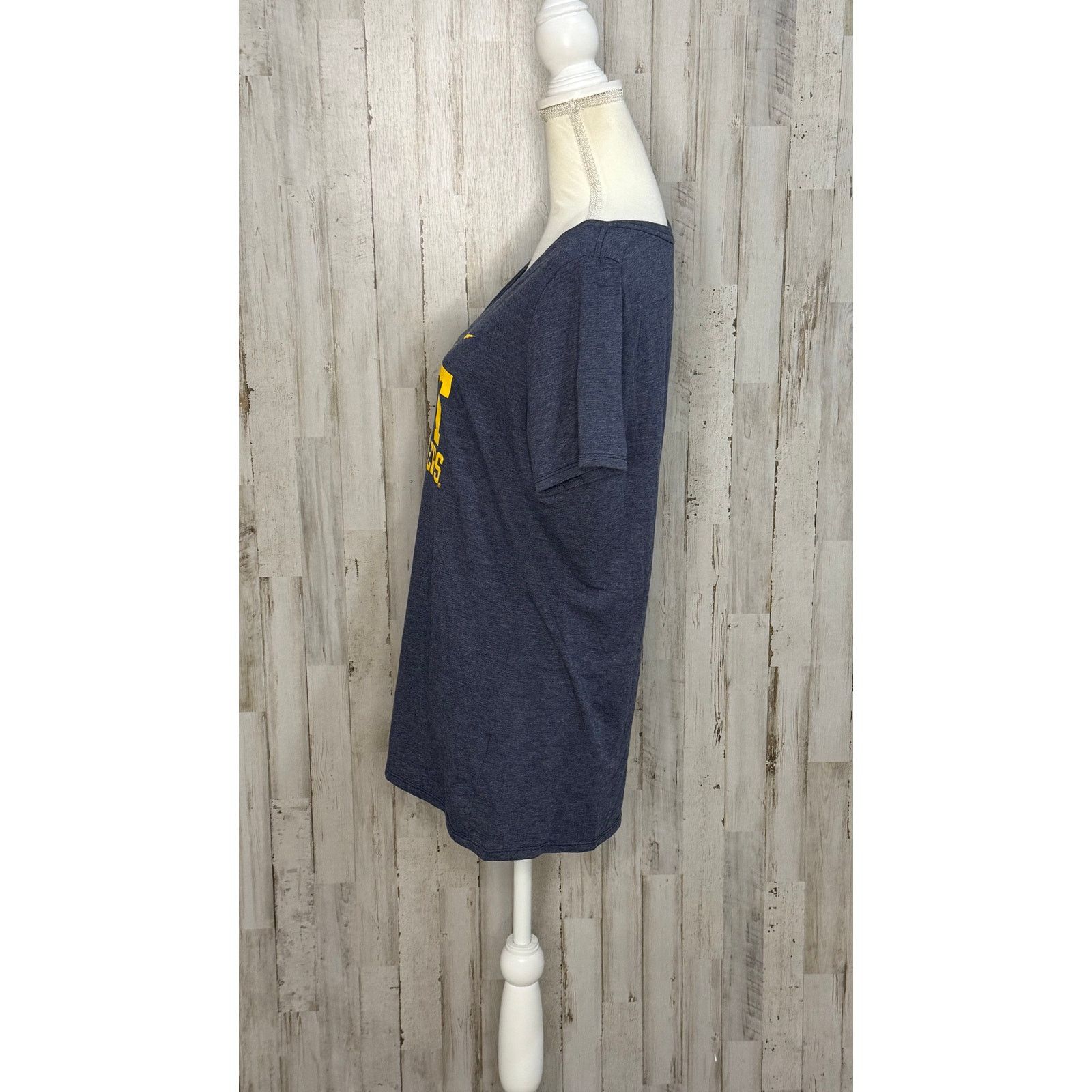 Nike Nike West Virginia Mountaineers Women's V-Neck T-Shirt XL Size XL / US 12-14 / IT 48-50 - 6 Thumbnail